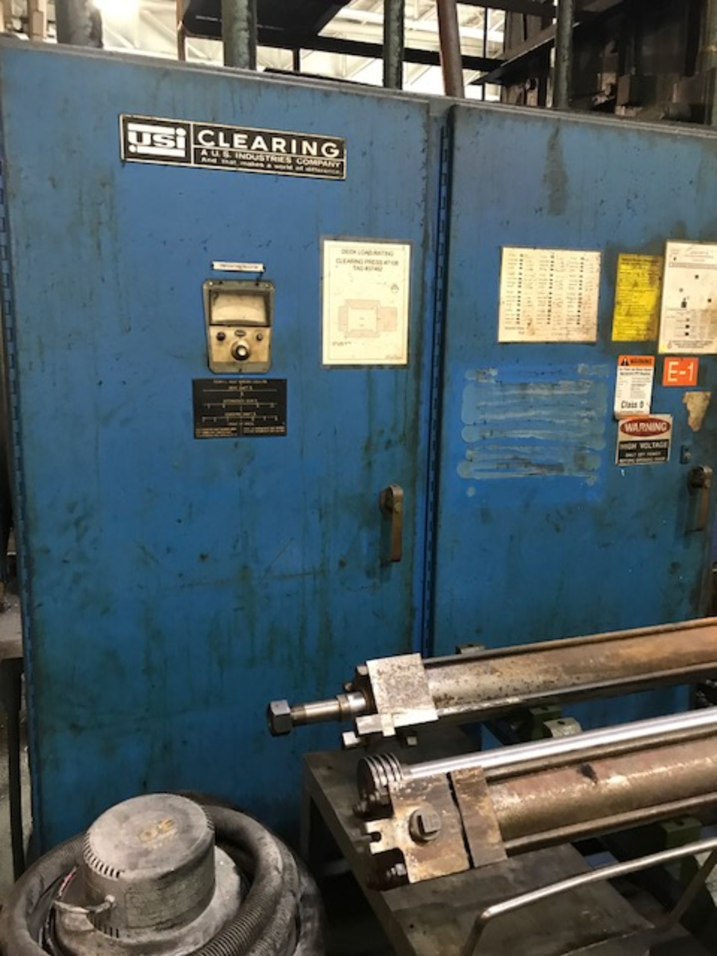 CLEARING PRESS MODEL E-2600-84 600 TON PRESS, SN 18169-P, 84 X 54 BED - Image 12 of 14