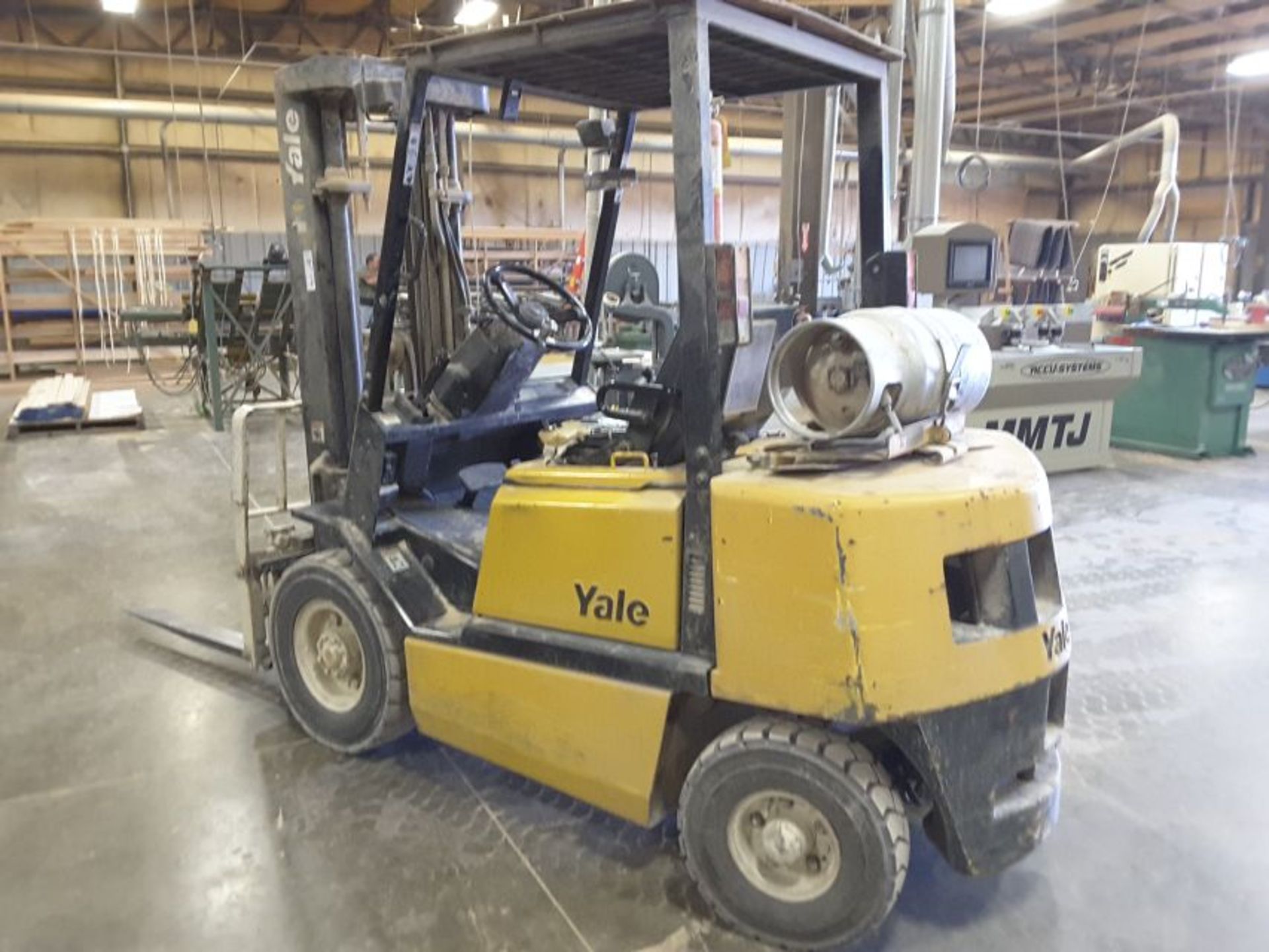 Yale 5000 lb. LP fork lift w/pneumatic tires, model GLP050 s/n 854340, 48" mast, 194" w/fork - Image 3 of 7