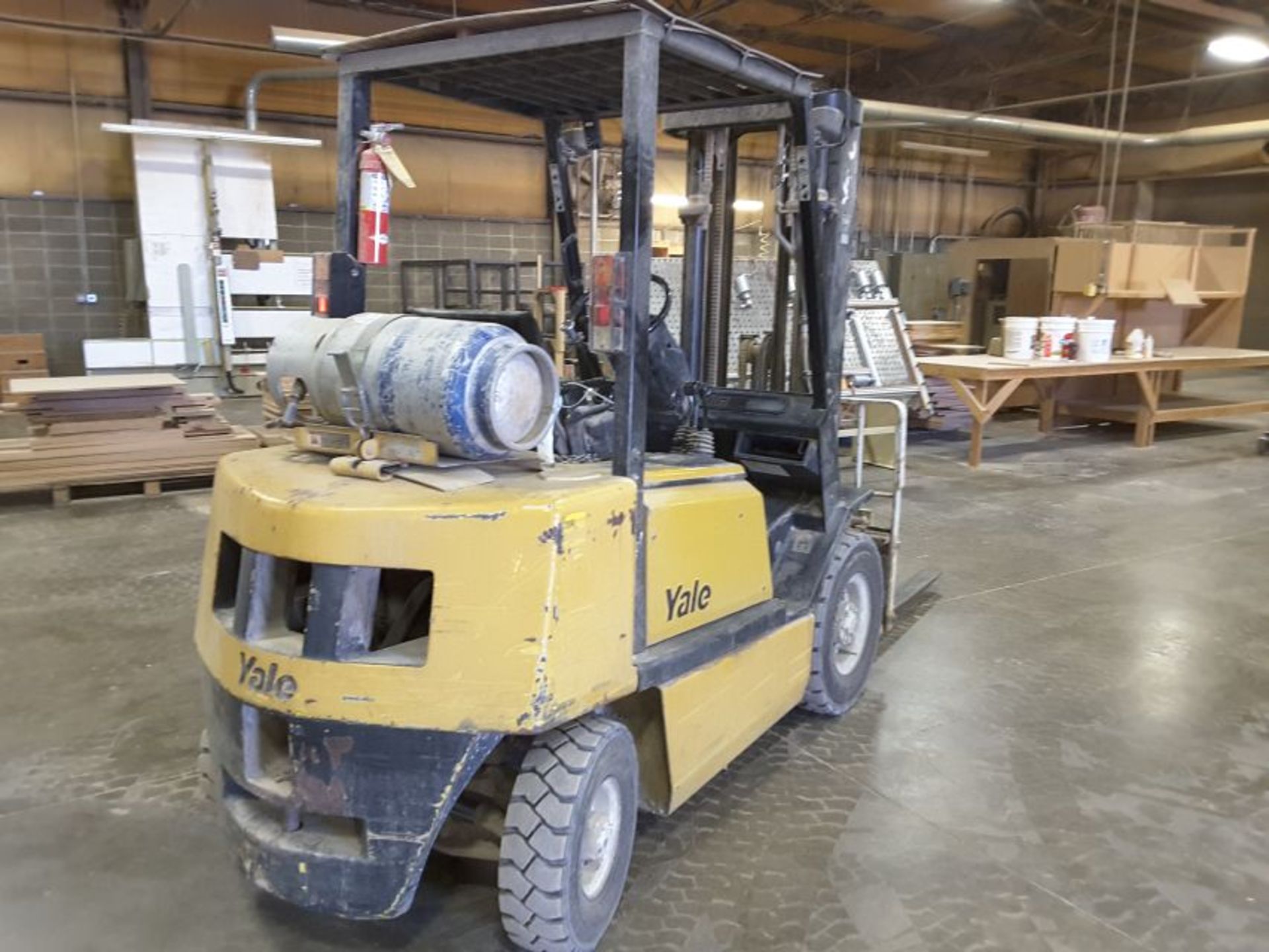 Yale 5000 lb. LP fork lift w/pneumatic tires, model GLP050 s/n 854340, 48" mast, 194" w/fork - Image 4 of 7