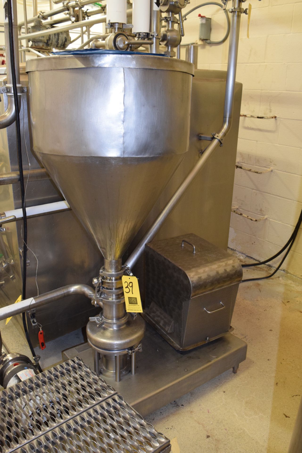 Tri Clover S/S Tri Blender, Model: F3128MD-B60, SN: M9161 **Rigging Fee $50