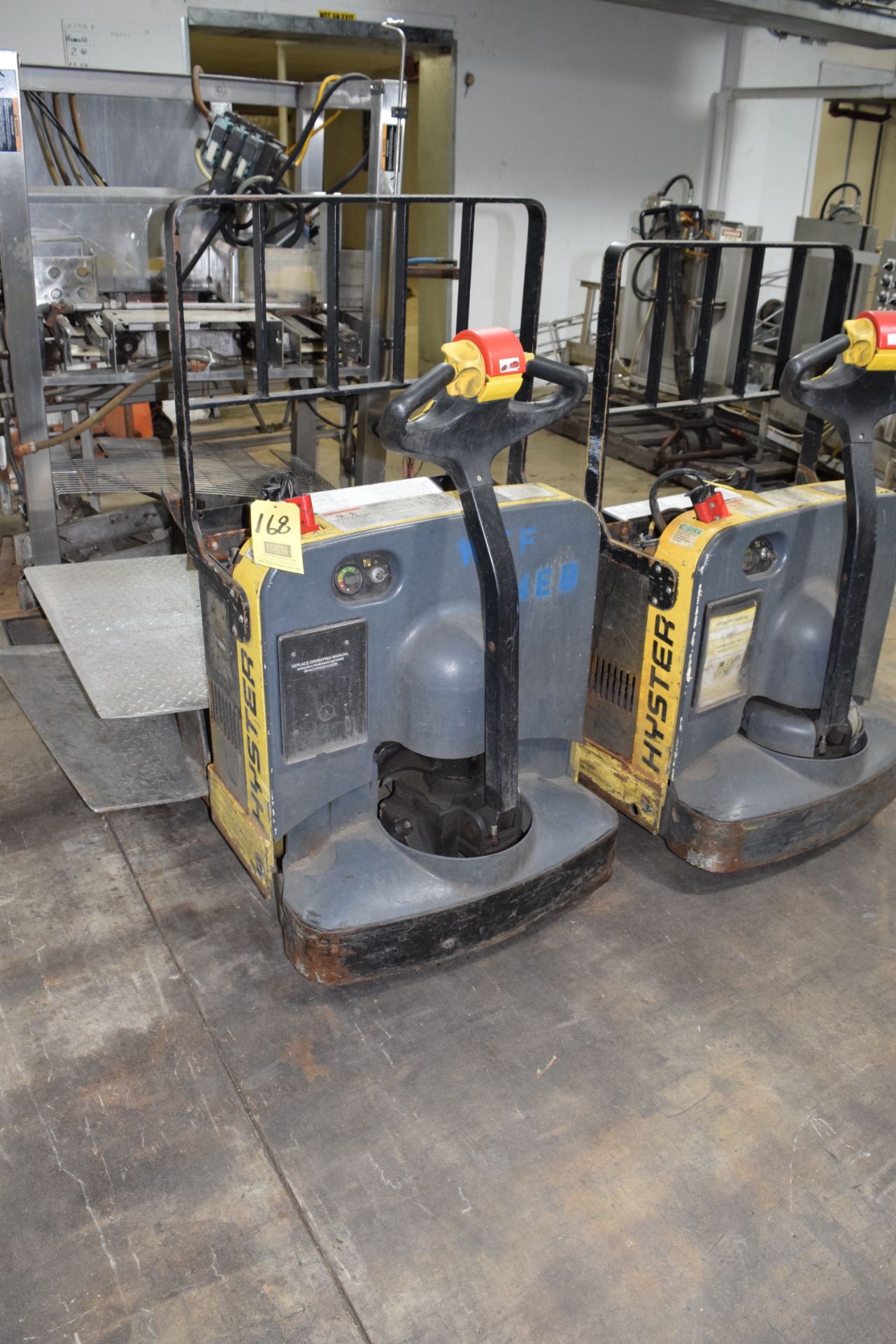 Hyster 4,000 LB Capacity Electric Pallet Jack, Model: 402, SN: B218N08644C  **Rigging Fee $75