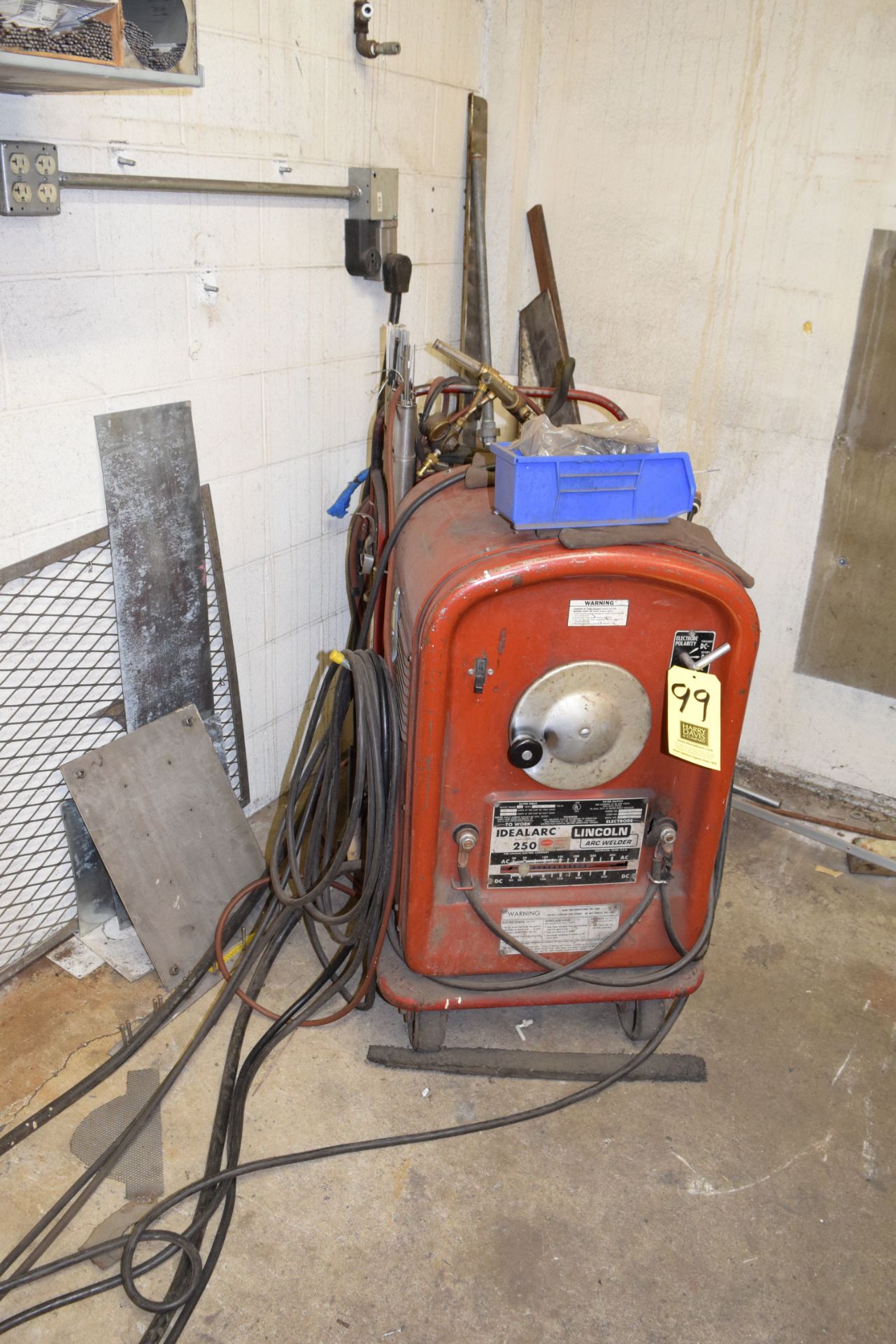 Lincoln Idealarc 250 Arc Welder with Weld Rod, Gauges and Hoses  **Rigging Fee $50