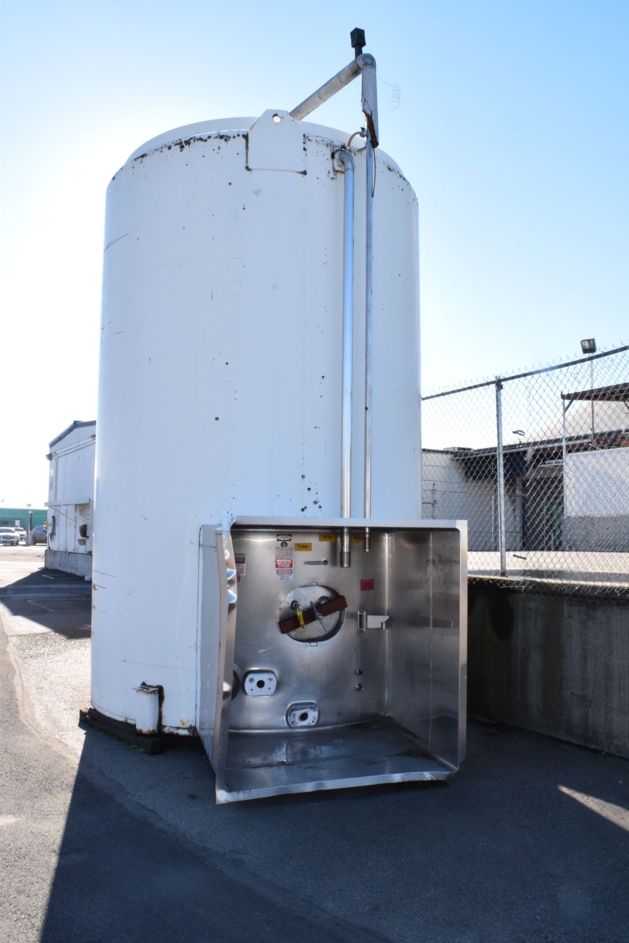 Walker 6,000 Gallon S/S Refrigerated Silo, SN: VSHT-4934-R, Set up for Vertical Agitator