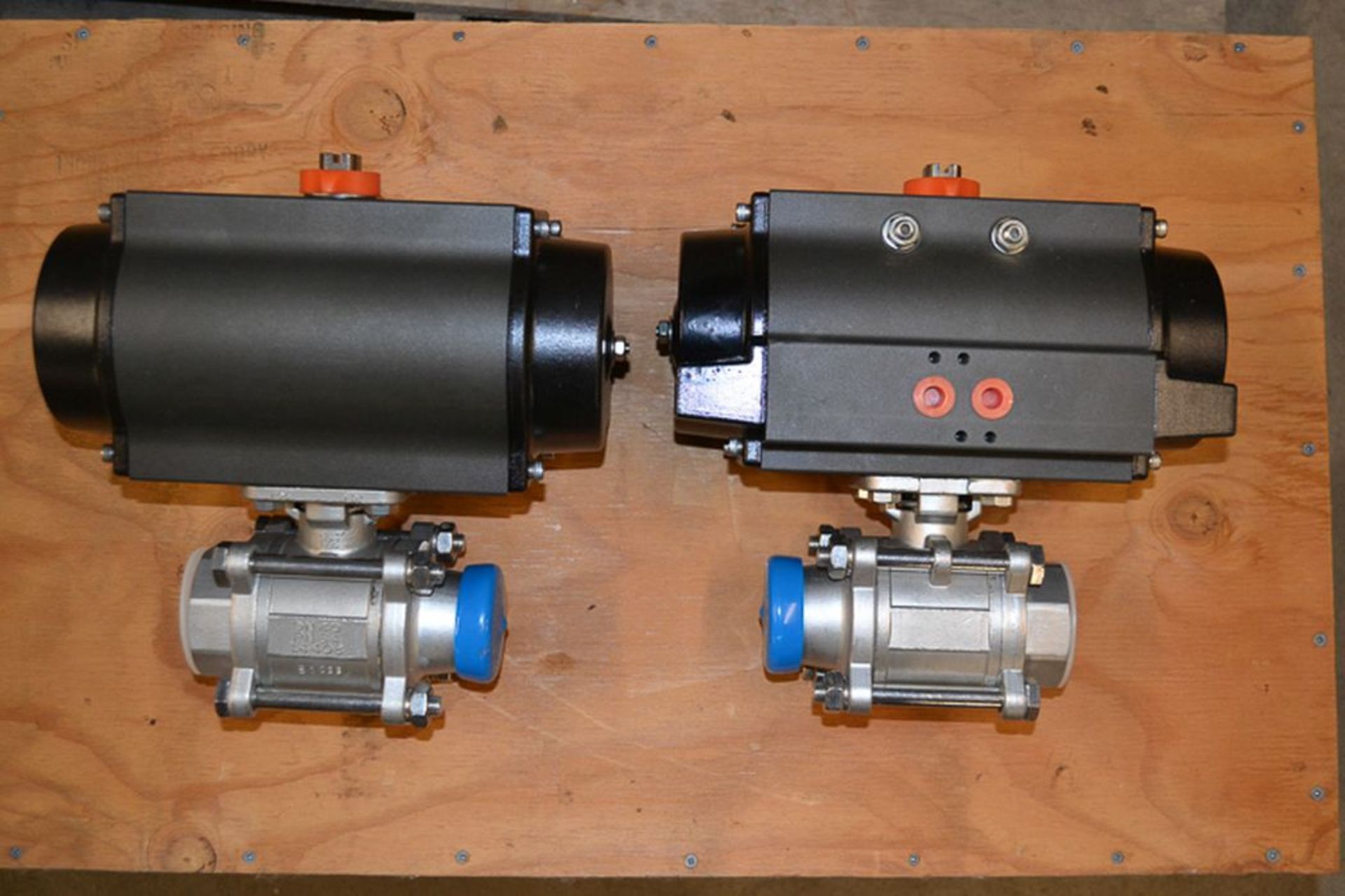 (3) Unused S/S In-Line 1-1/2" Flanged Ball Valves with Actuators and NEW 1-1/2" S/S Ball Valves- - Image 5 of 5