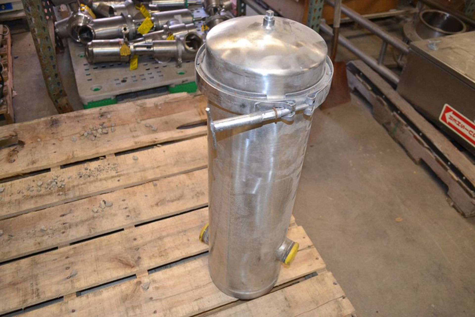 S/S Vertical Water Filter Tanks with Internal S/S Filter Rack, 8" Diameter x 20" Deep, 2" NPT - Image 2 of 2