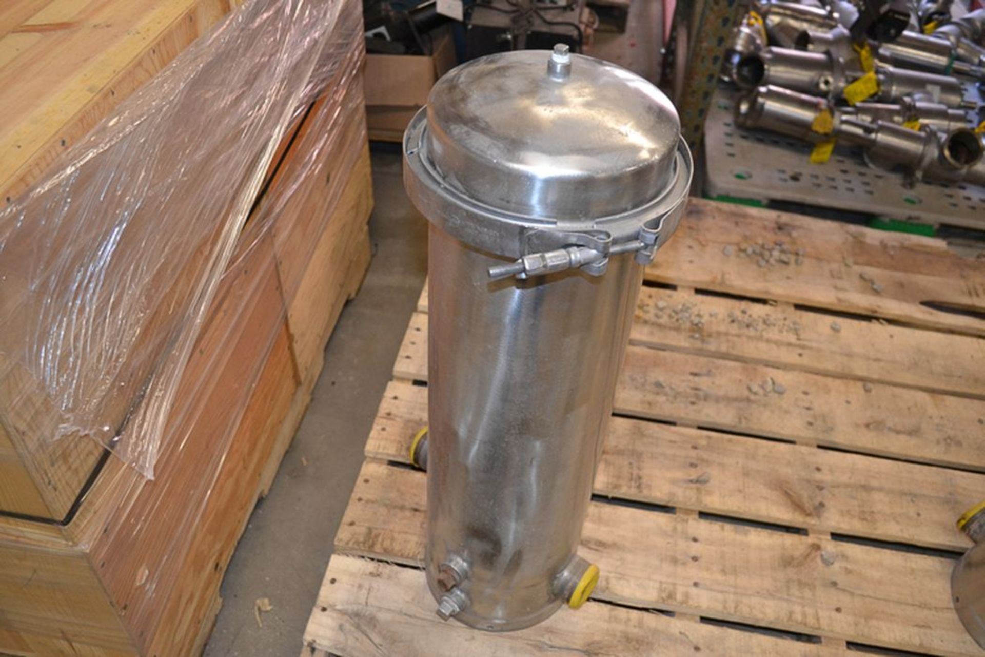 S/S Vertical Water Filter Tanks with Internal S/S Filter Rack, 8" Diameter x 20" Deep, 2" NPT