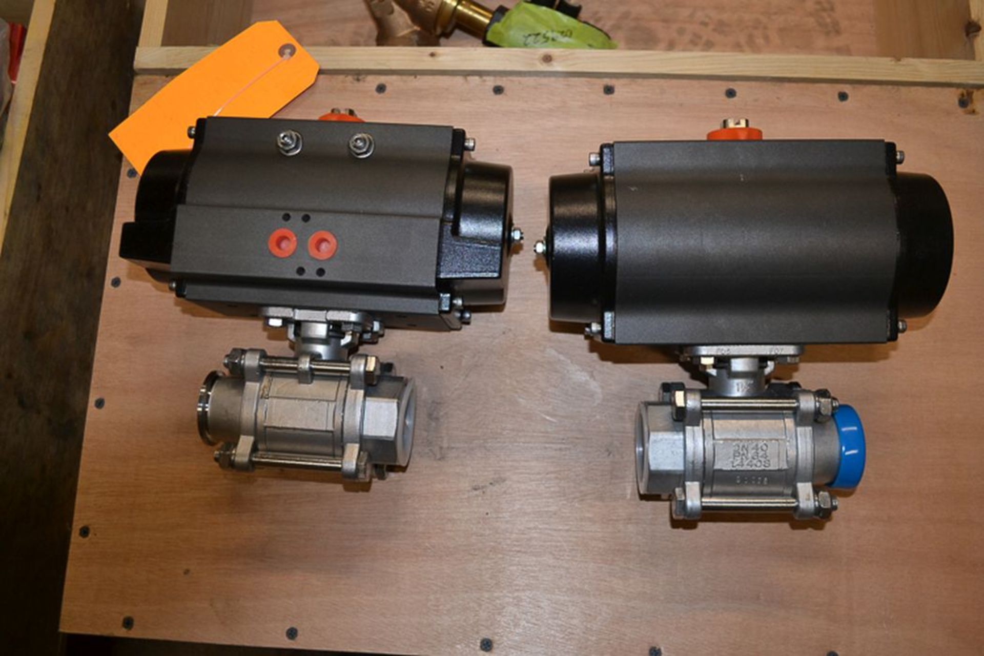 (3) Unused S/S In-Line 1-1/2" Flanged Ball Valves with Actuators and NEW 1-1/2" S/S Ball Valves- - Image 3 of 5