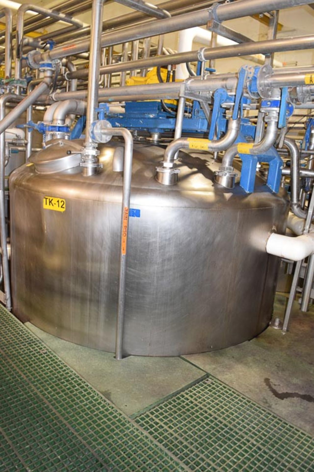 Walker 5,000 Gallon S/S Dome Top, Jacketed Processor Tank with Hydraulic