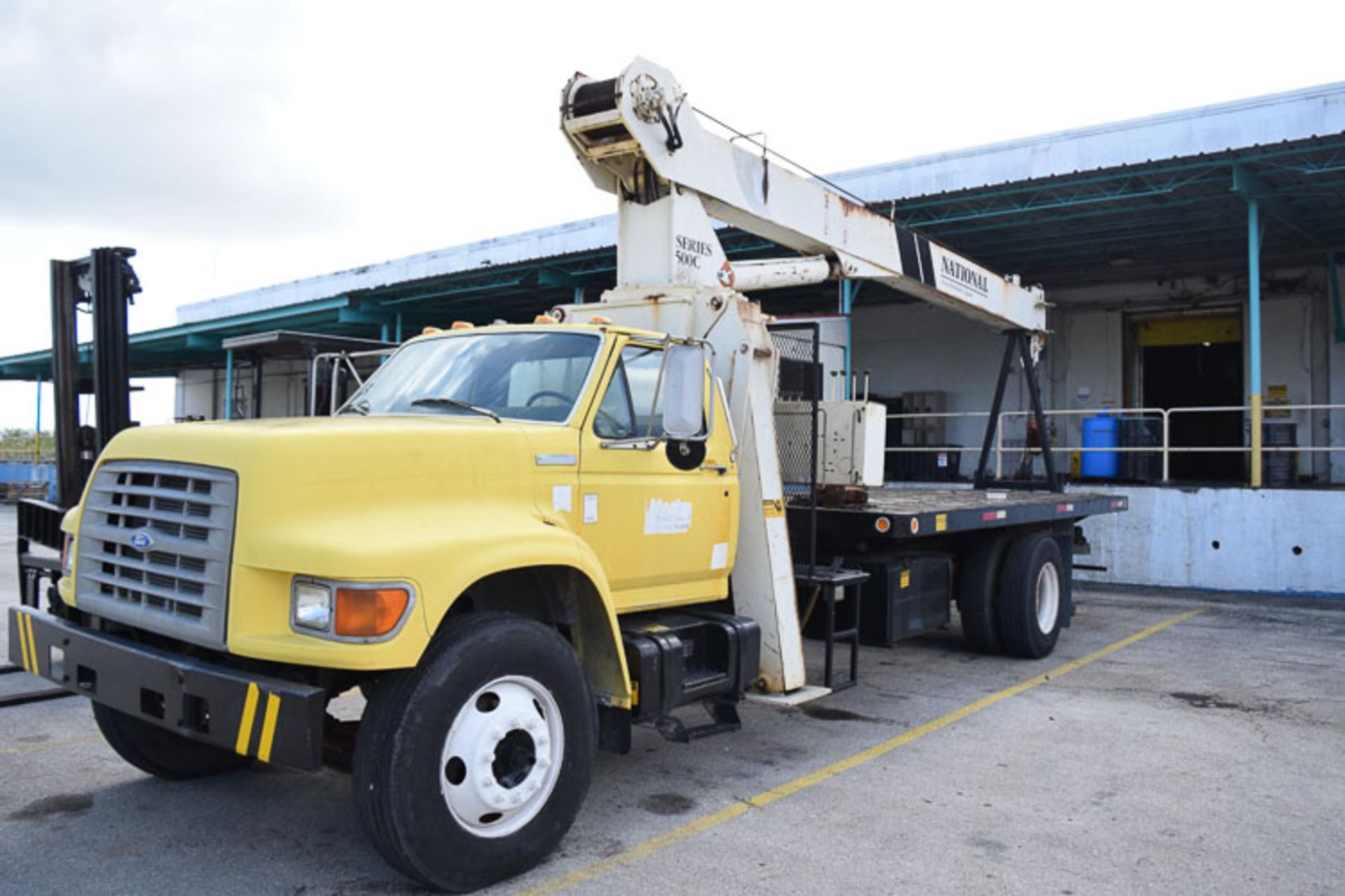 National Crane, 15-Ton Capacity Boom, Model: 500C, SN: 27075, Mounted on 1996 Ford Flat Bed Truck - Image 2 of 3