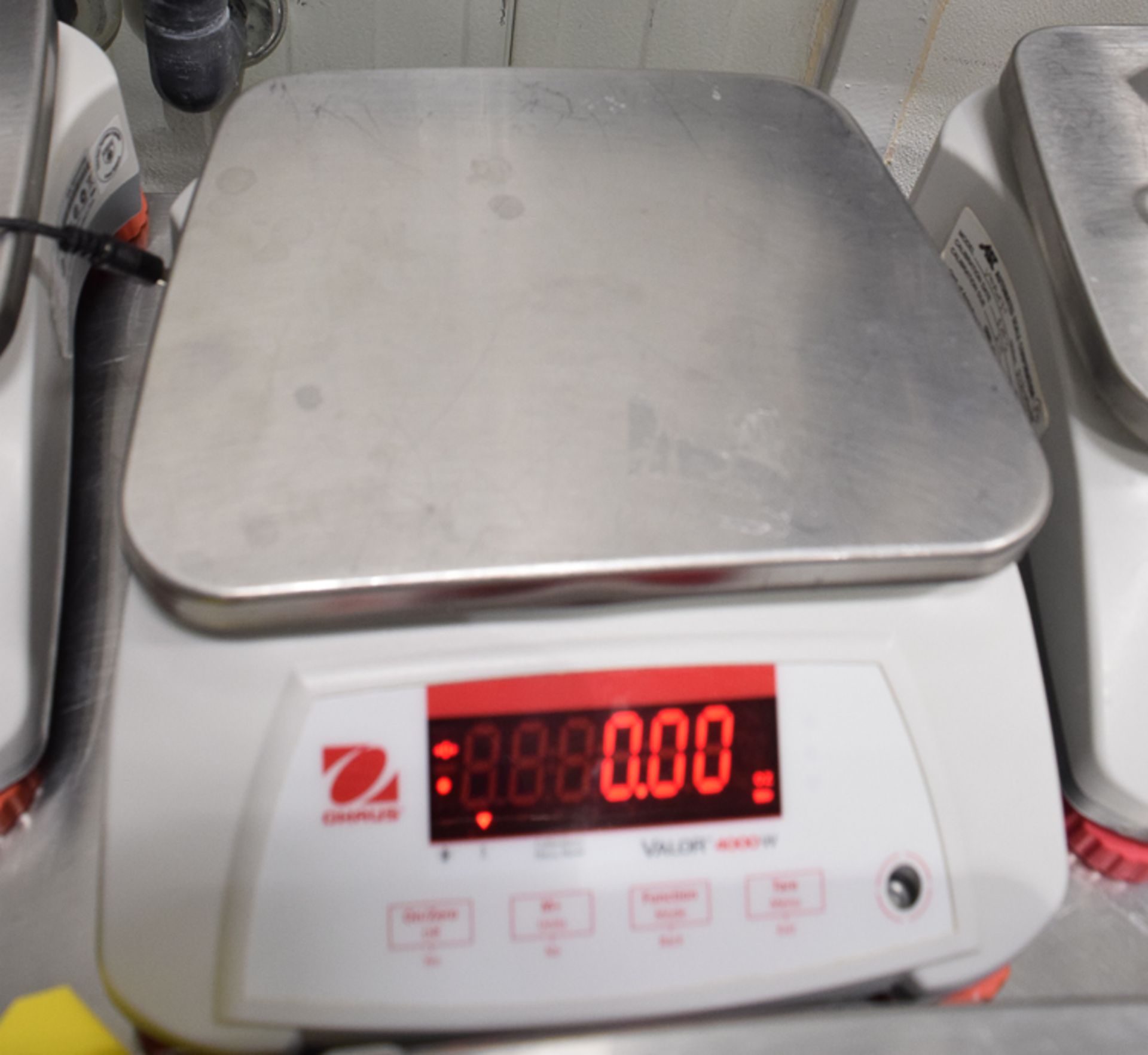 Ohaus Digital Scale, Model: Valor 4000W, Rigging Fee: Please Contact US Rigging 920-655-2767