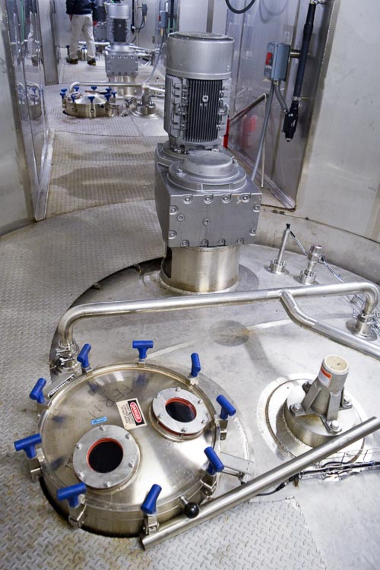 2012 Feldmeier 25,000 Gallon S/S Aseptic 'VSP' Full Vacuum Tank, with Vertical Agitator, (2) Pentair - Image 3 of 5