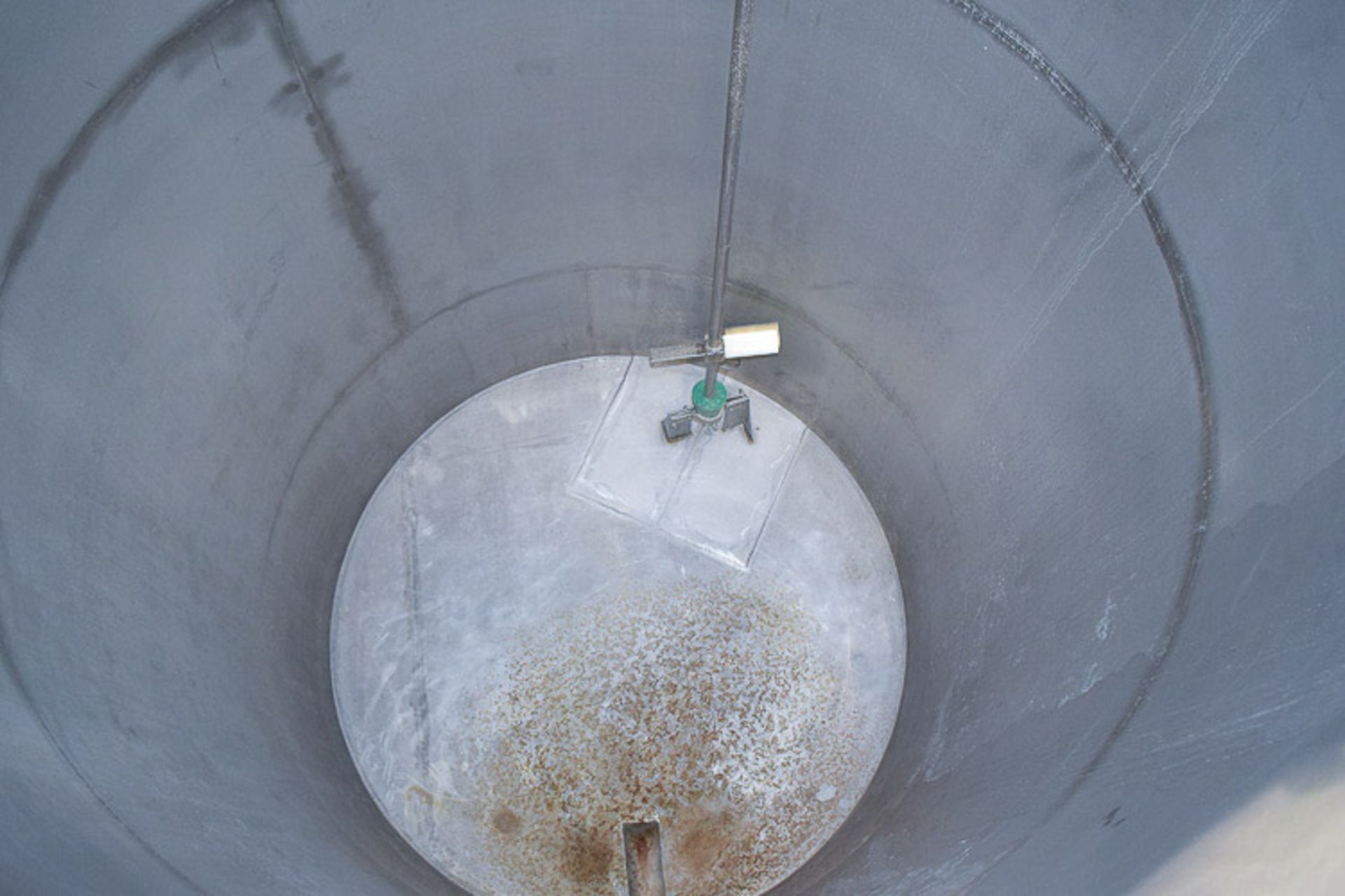 2,000 Gallon S/S Dome Top Tank with Agitator - Image 2 of 2