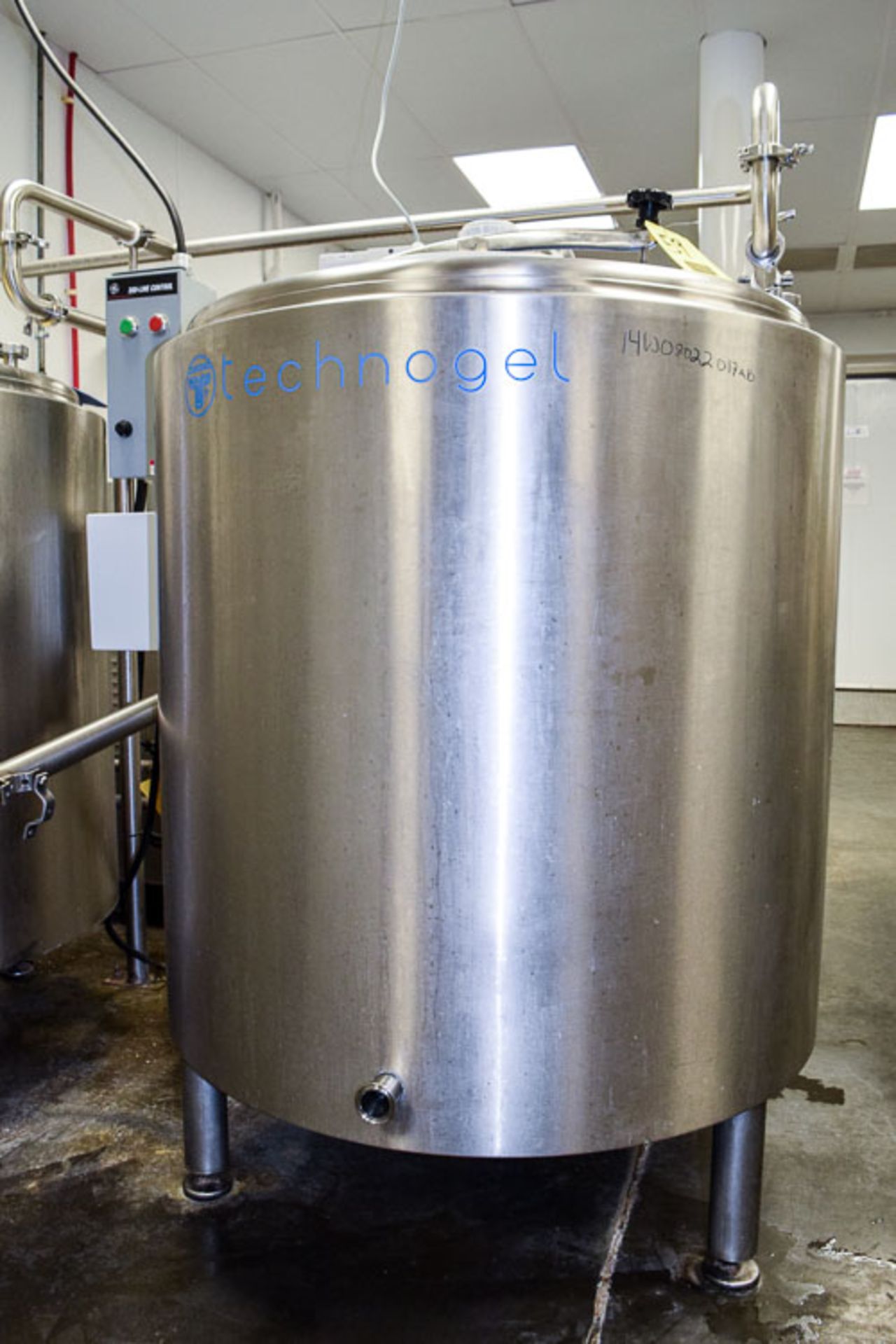 2016 Technogel 600 Liter Jacketed Mix Tank with Vertical Agitator, Model Tino Maturazione 600 LT,