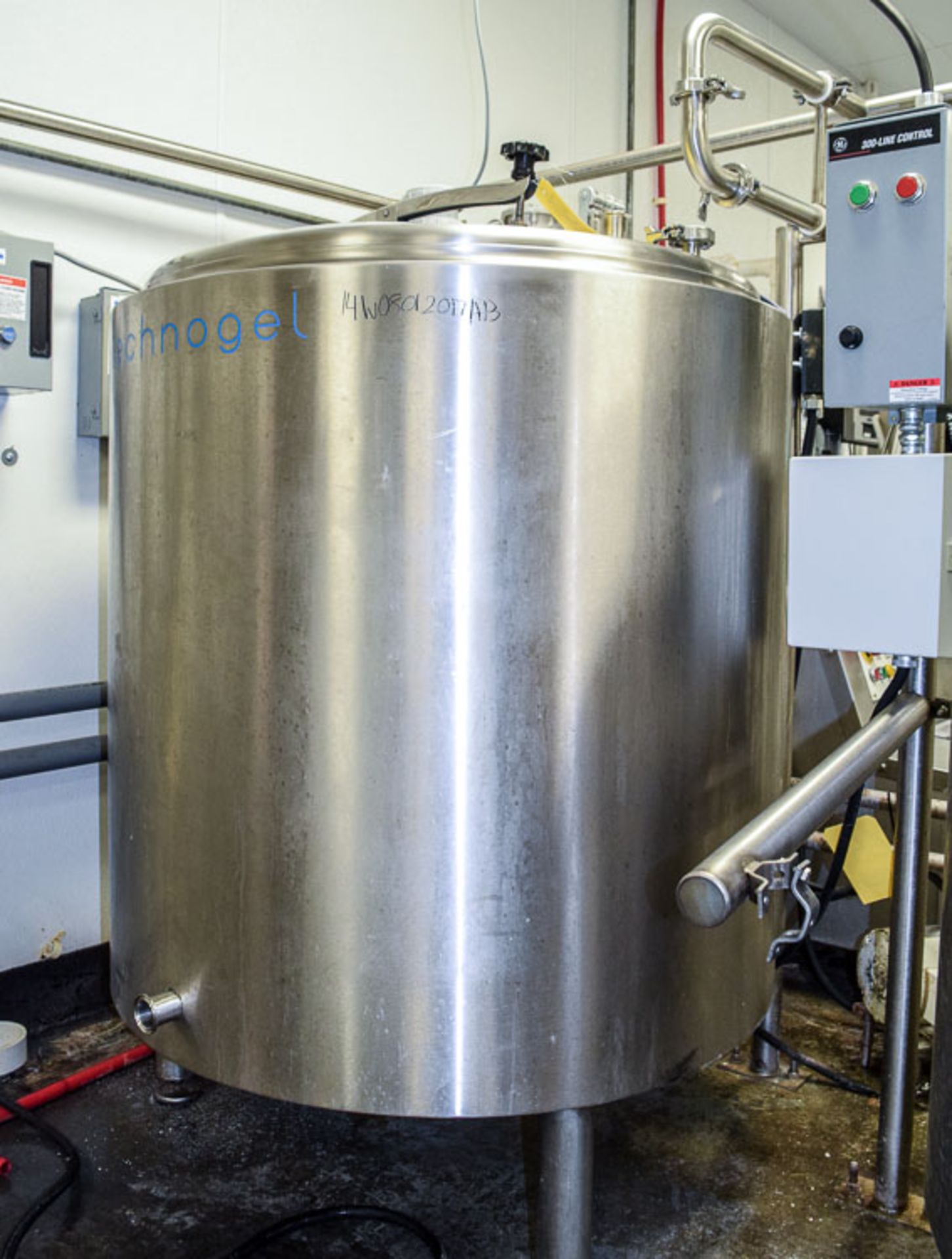 2016 Technogel 600 Liter Jacketed Mix Tank with Vertical Agitator, Model Tino Maturazione 600 LT,