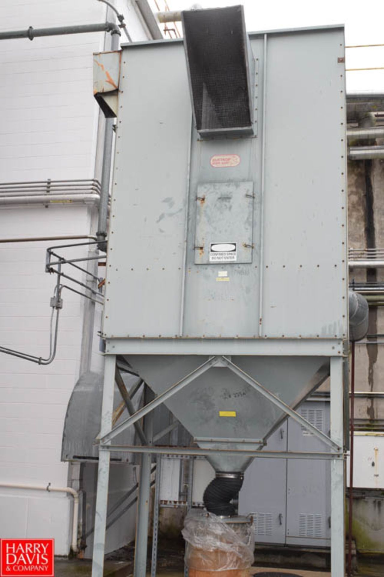 Dust Kop Dust Collector (Located Outside) - Rigging Fee: $ 3250