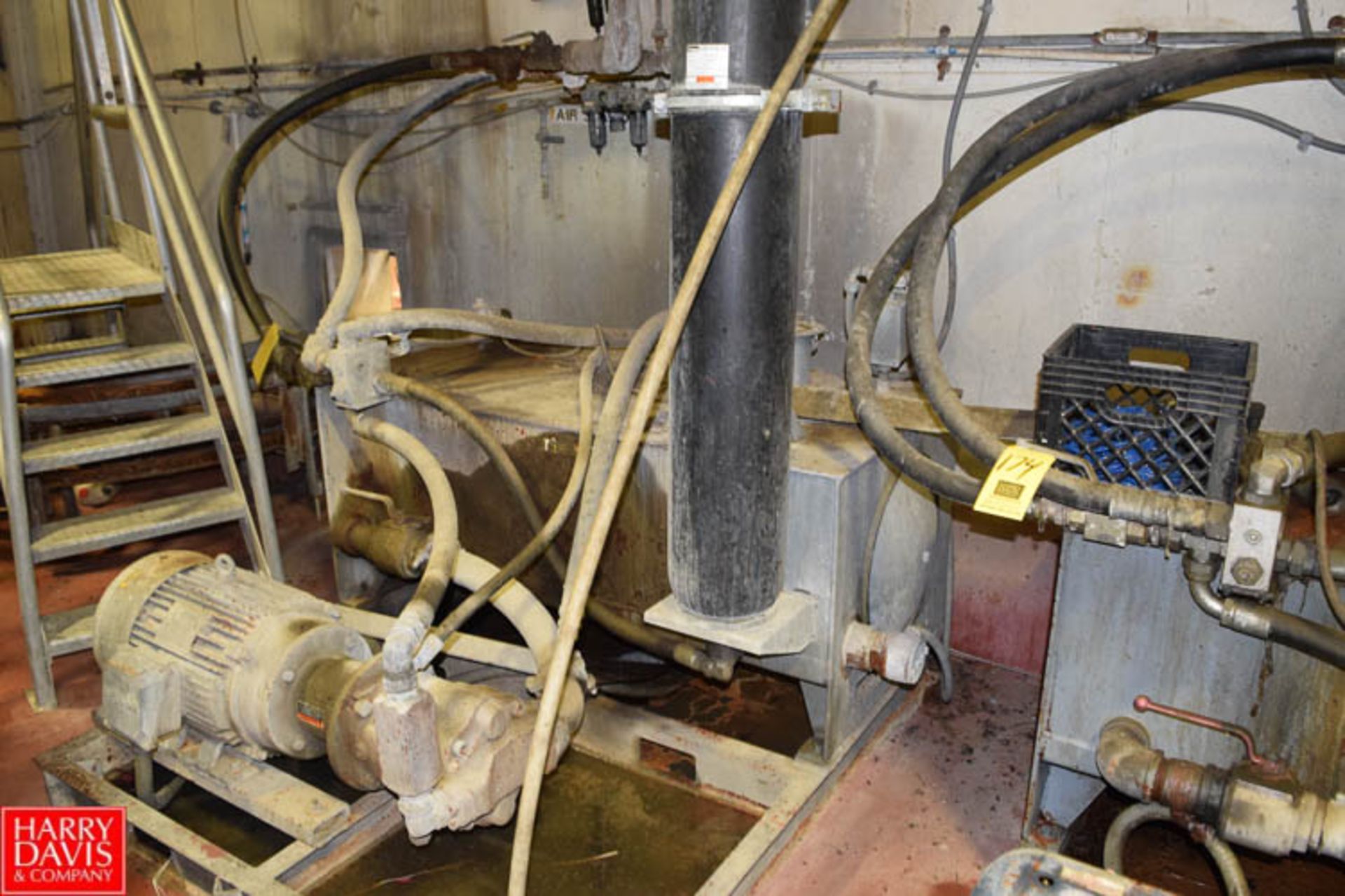 Hydraulic System with 25 HP Pump - Rigging Fee: $ 750