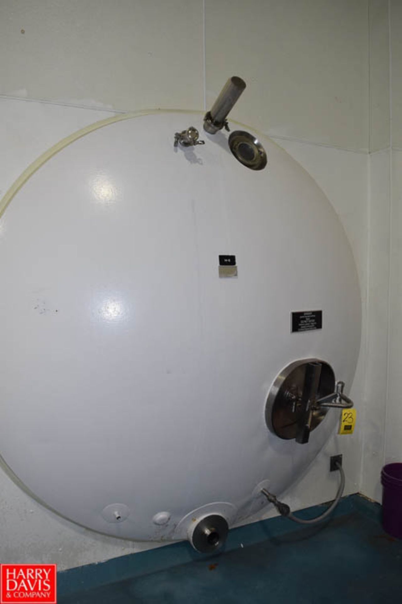 3,200 Gallon S/S Jacketed Horizontal Tank with Vertical Agitator S/N 80-932- Rigging Fee: $2000