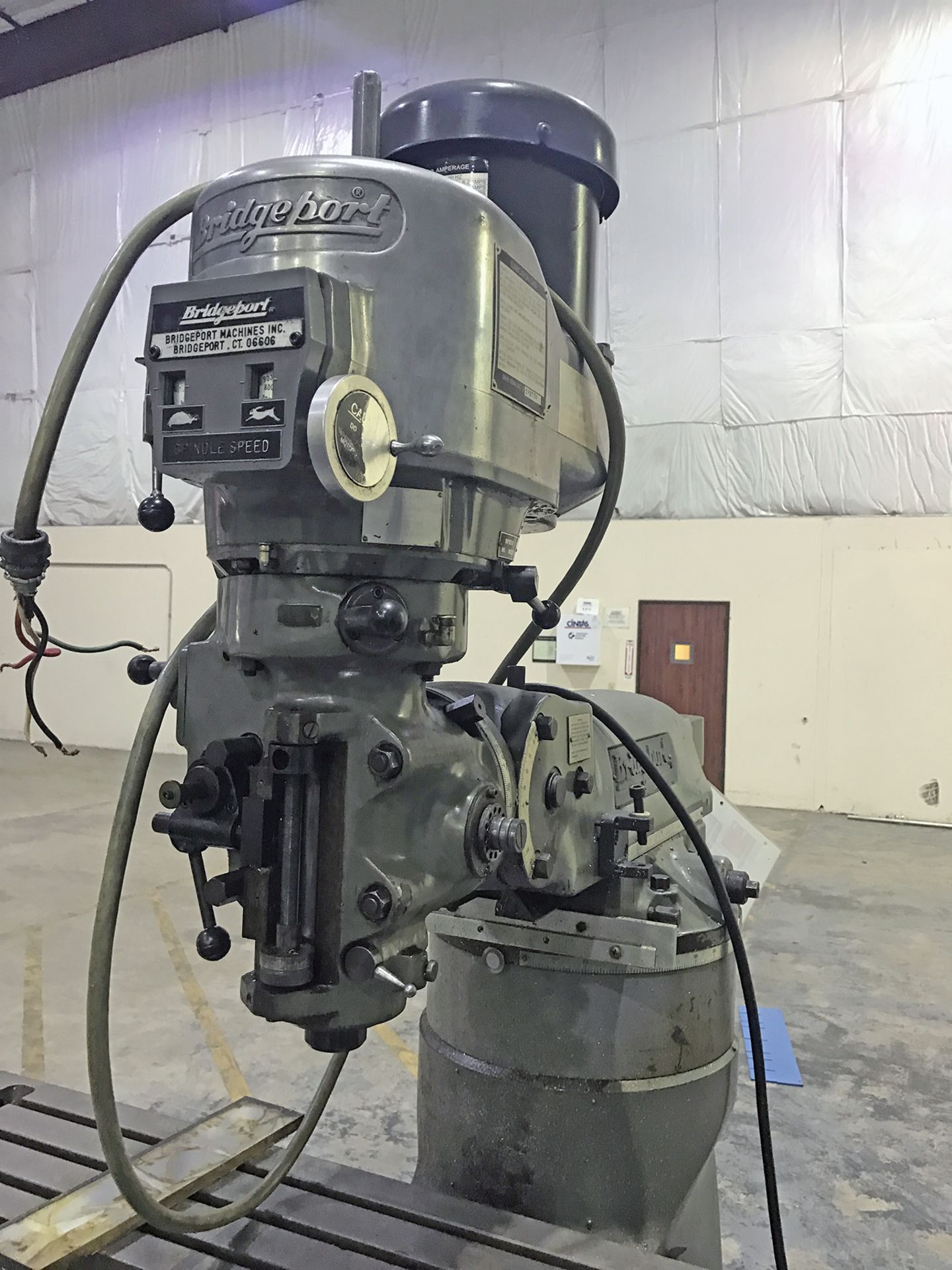 9" x 49" Bridgeport Vertical Mill - Image 2 of 4