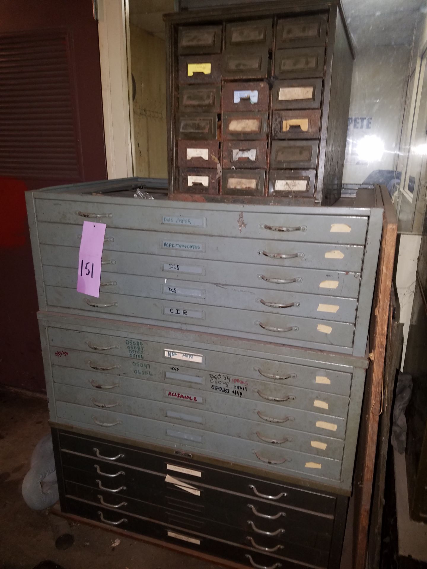 18 DRAWER CABINET, 3 BLUEPRINT DRAWERS & GLASS