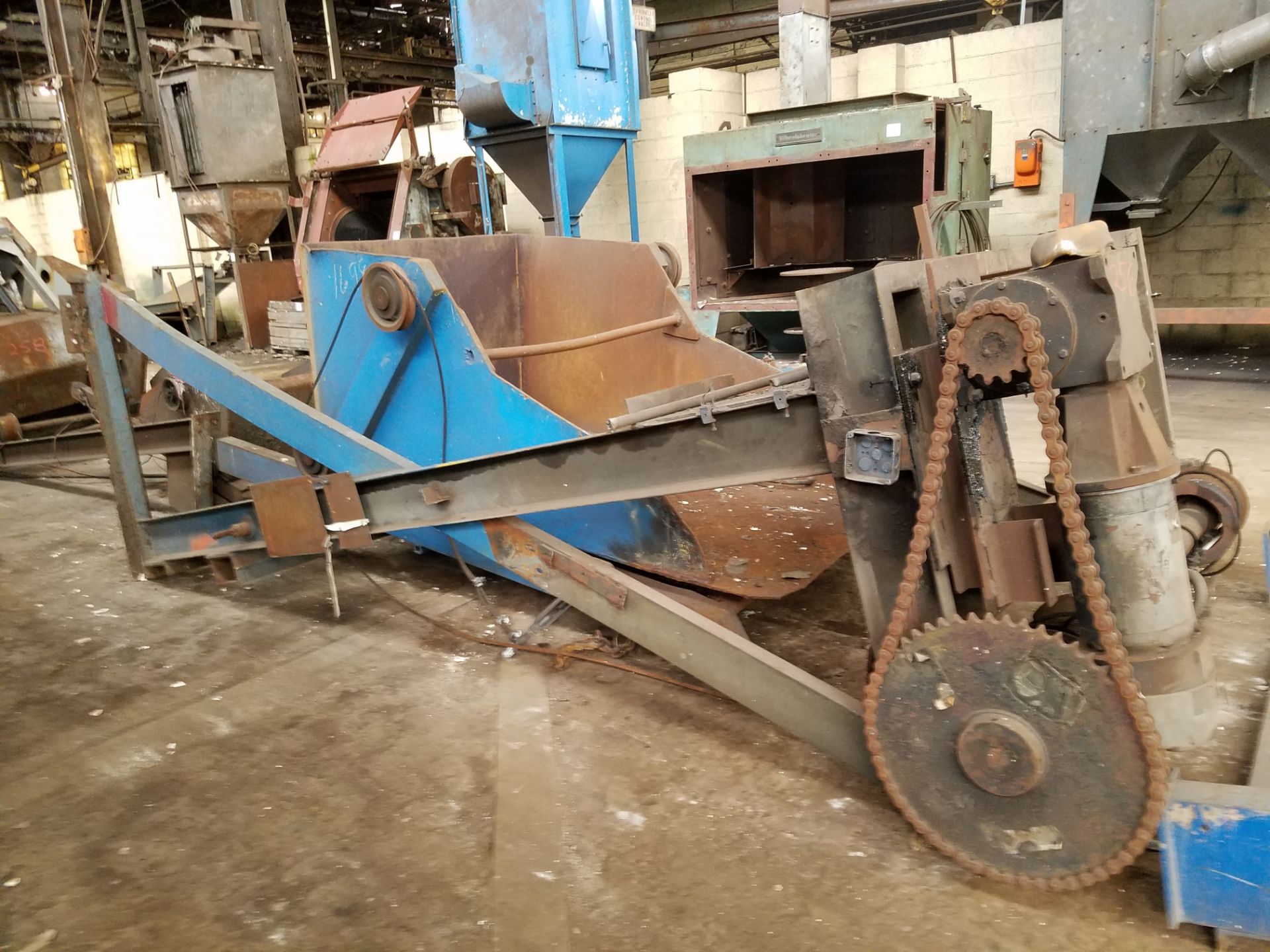 SKIP BUCKET LOADER