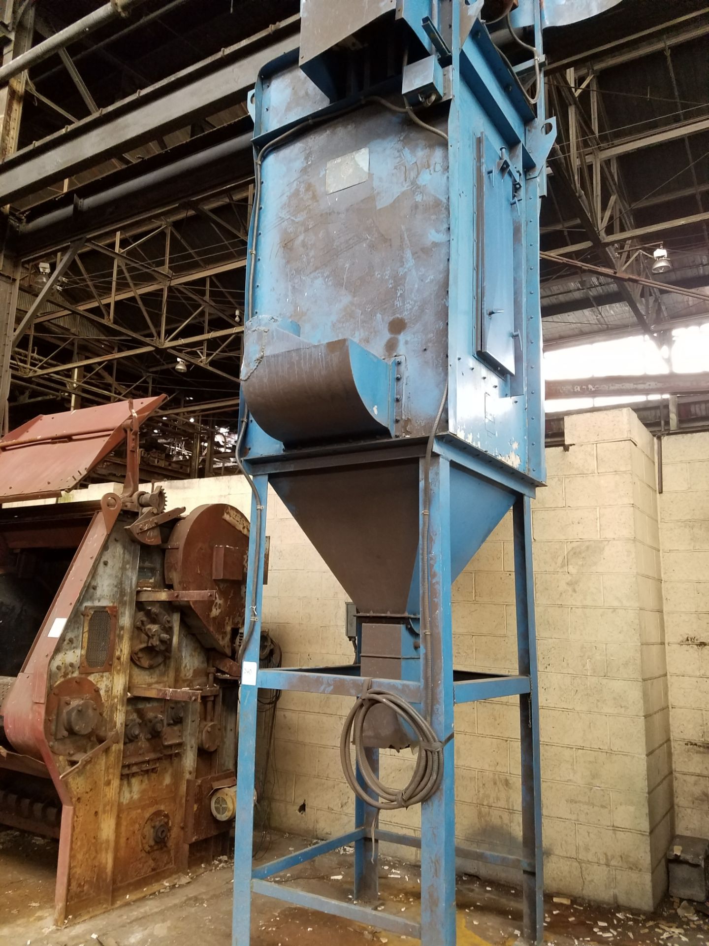 CARBORUNDUM DUST COLLECTOR