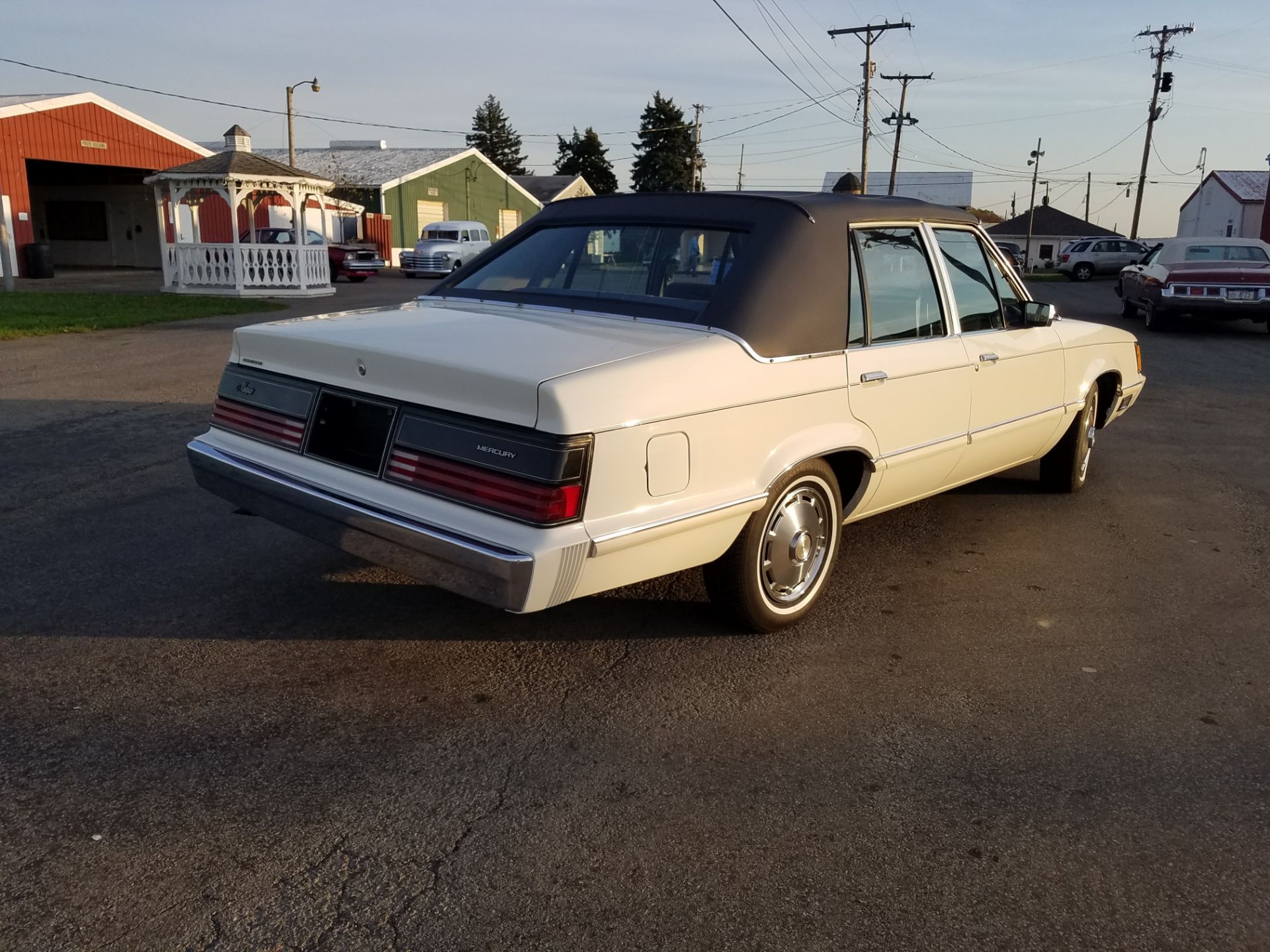 1983 Mercury 4 door sedan - Image 4 of 7