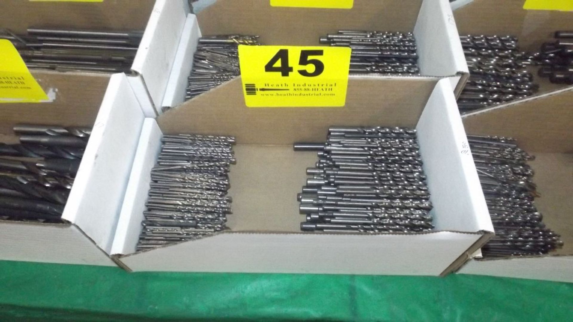 (250) ASSORTED STRAIGHT SHANK DRILL BITS