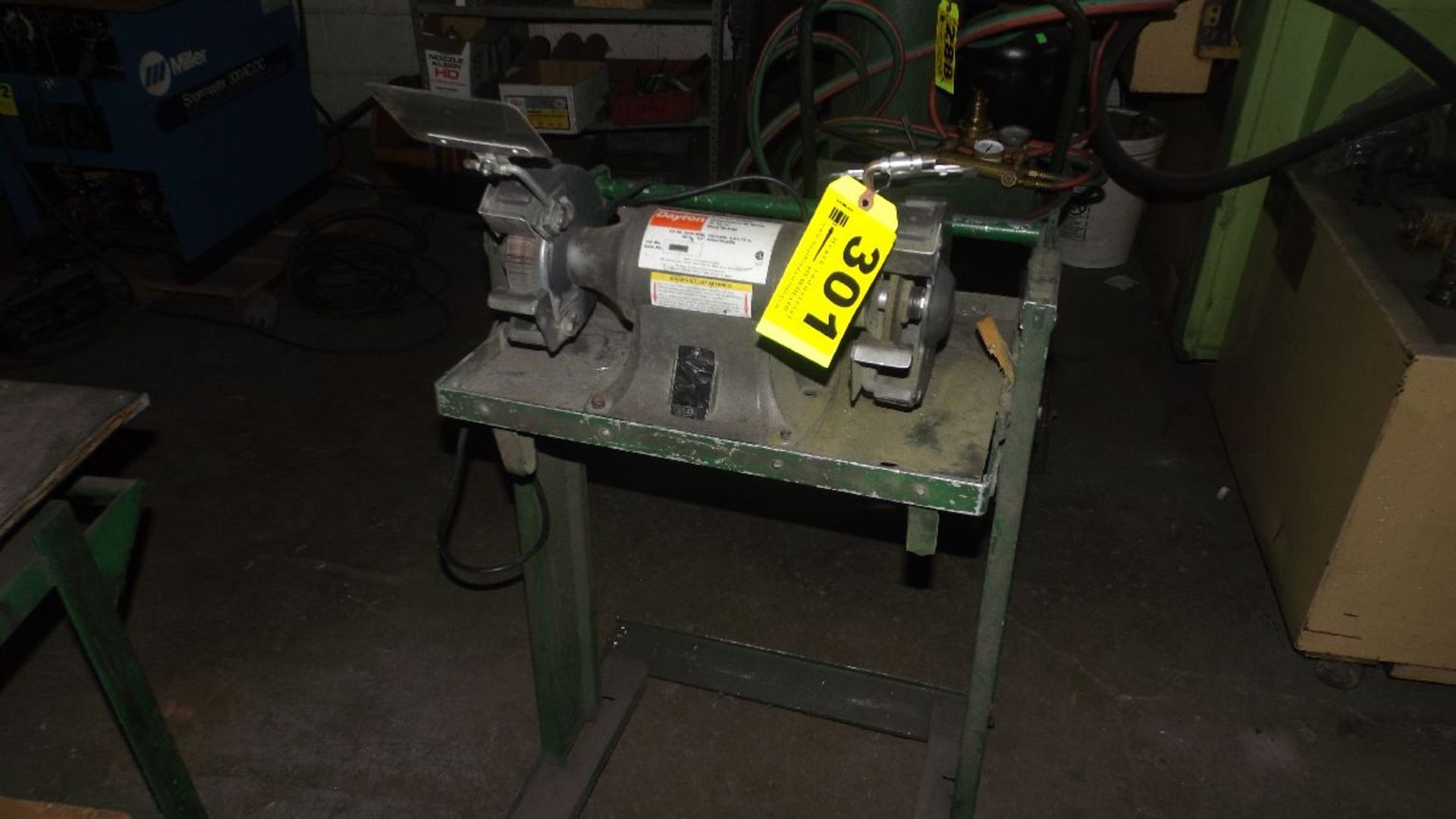 DAYTON 6'' DOUBLE END BENCH GRINDER