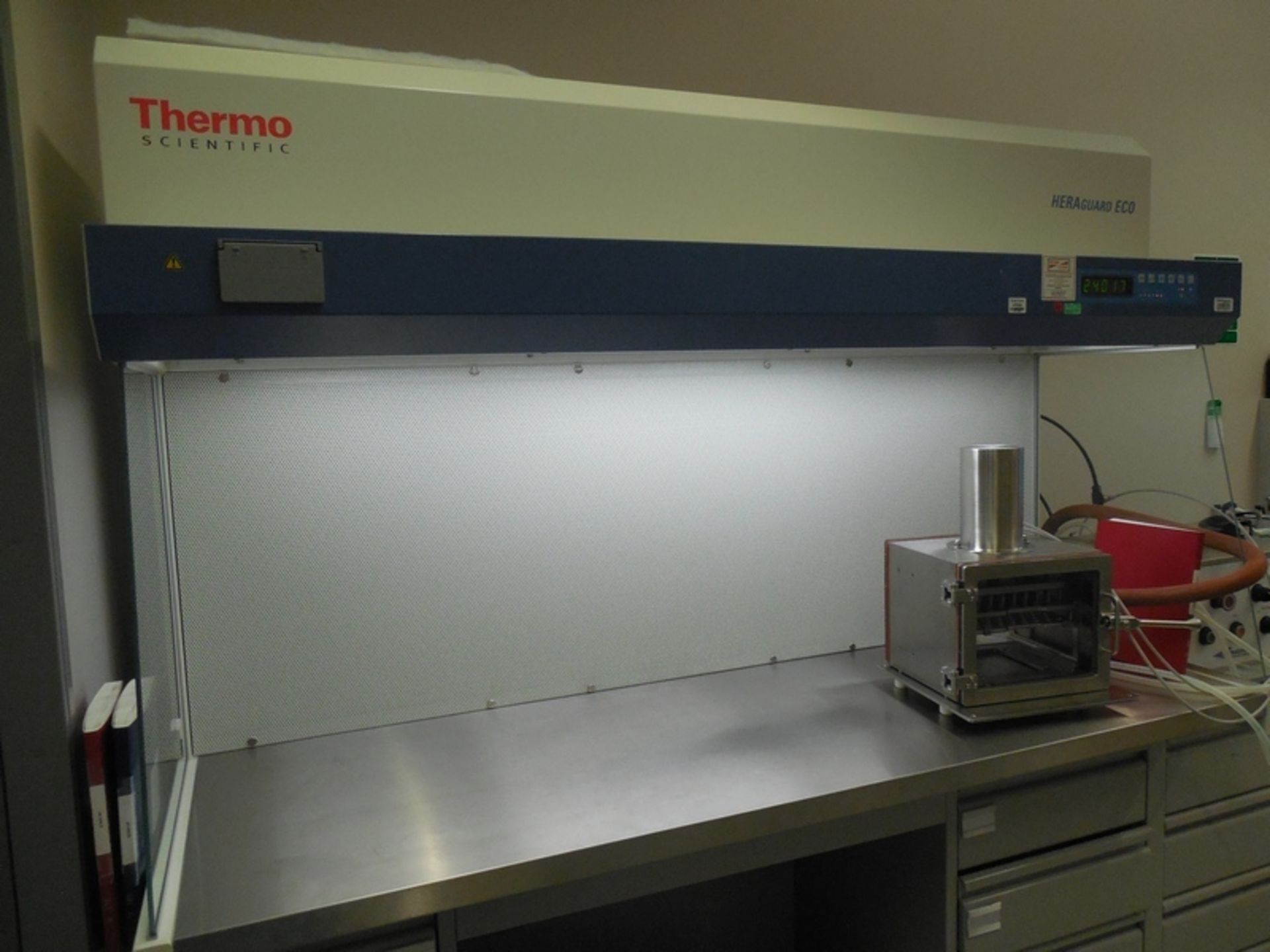 Thermo Scientific Heraguard ECO Laminar Flow Hood with Digital Flow Indicator (Exton Warehouse) - Image 3 of 3