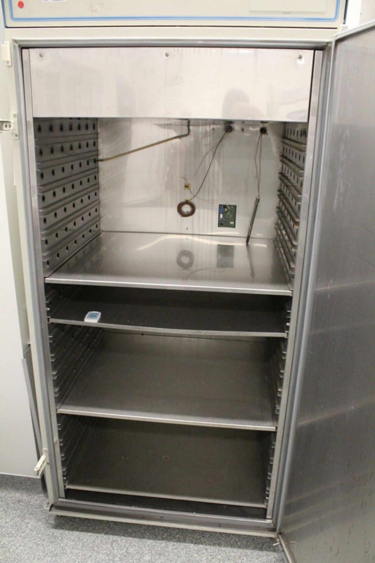 Lunaire Model CE0932W-3 Environmental Chamber, s/n 25295-03, 28”X32”X60” High Opening, with Trays, - Image 4 of 4