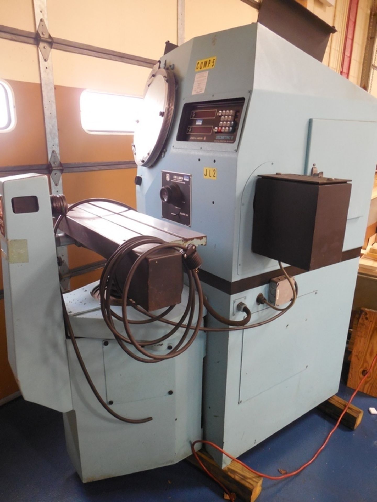 Jones & Lamson 14” Model Epic 114 Optical Comparator, s/n C-521562, with Decimertic II Digital