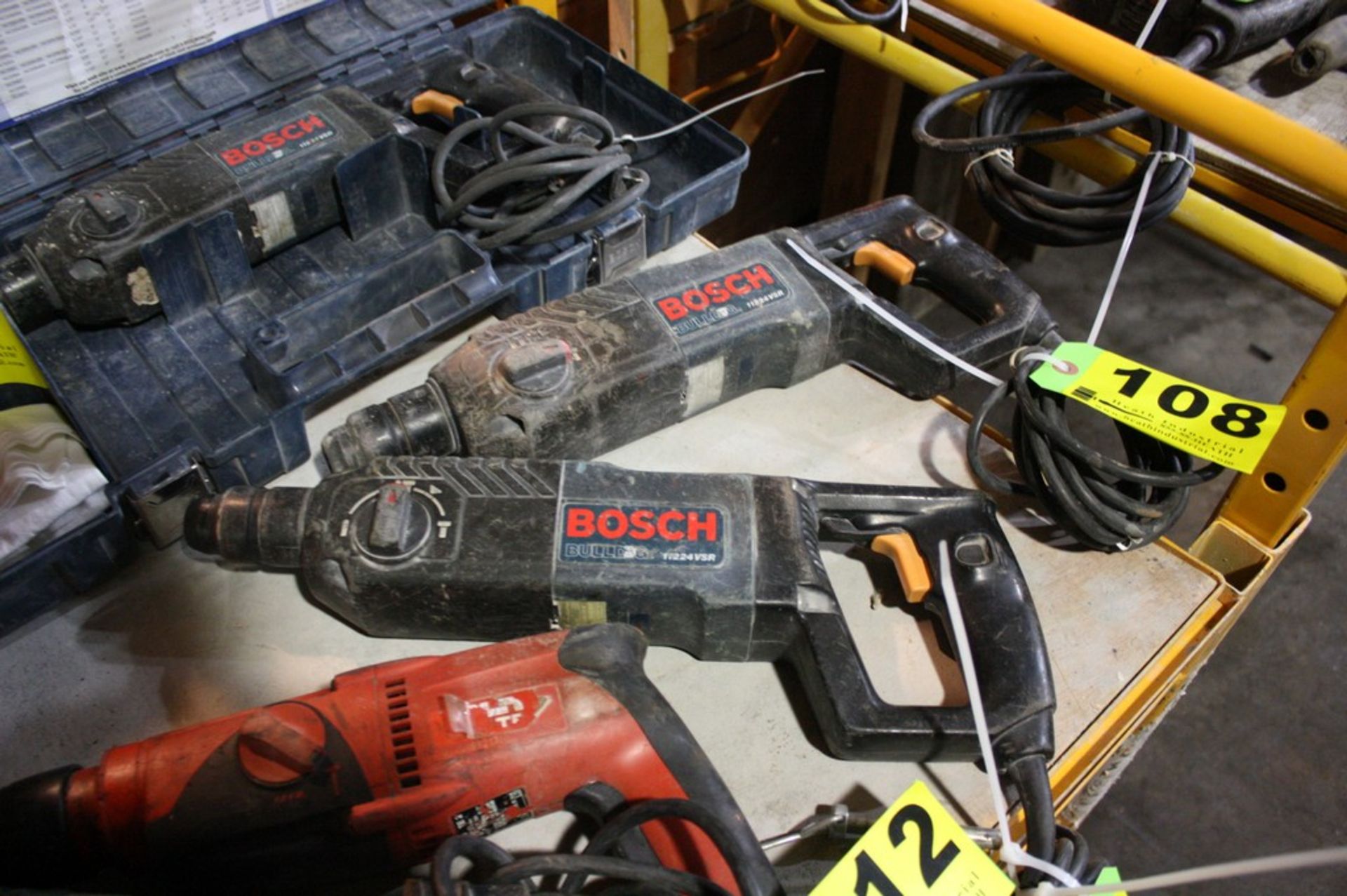 BOSCH MODEL 11224 VSR BULLDOG ROTARY HAMMER