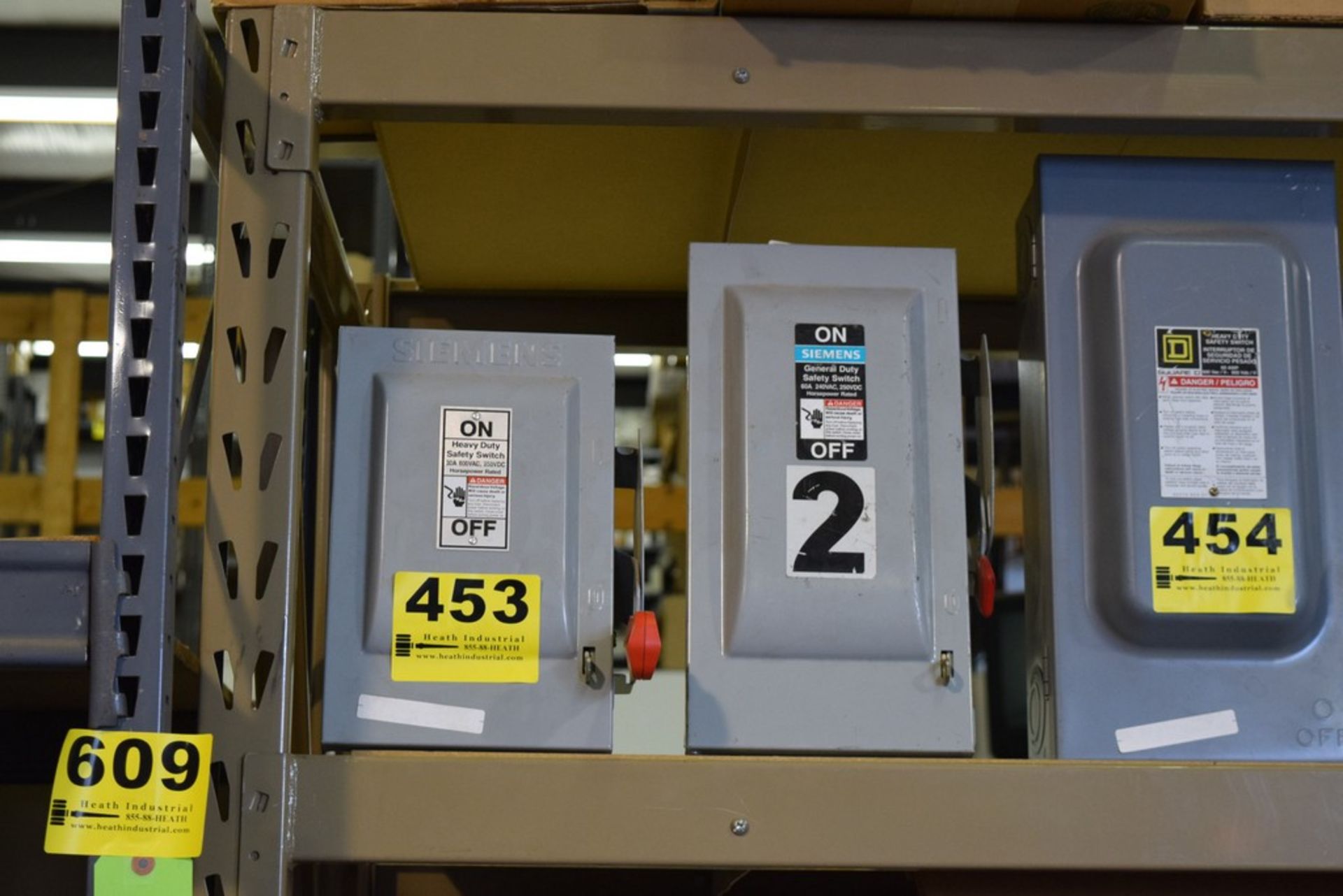ASSORTED SIEMENS SAFETY SWITCHES: 30 A AND 60 A