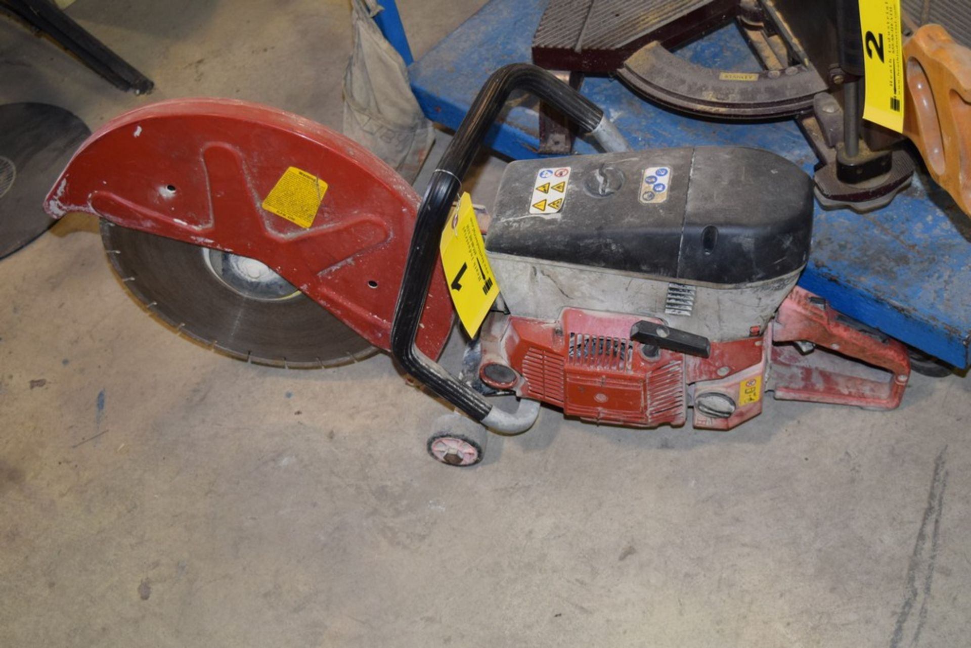 HILTI DS HS80-16, 16'' GAS POWERED CONCRETE CUTOFF SAW