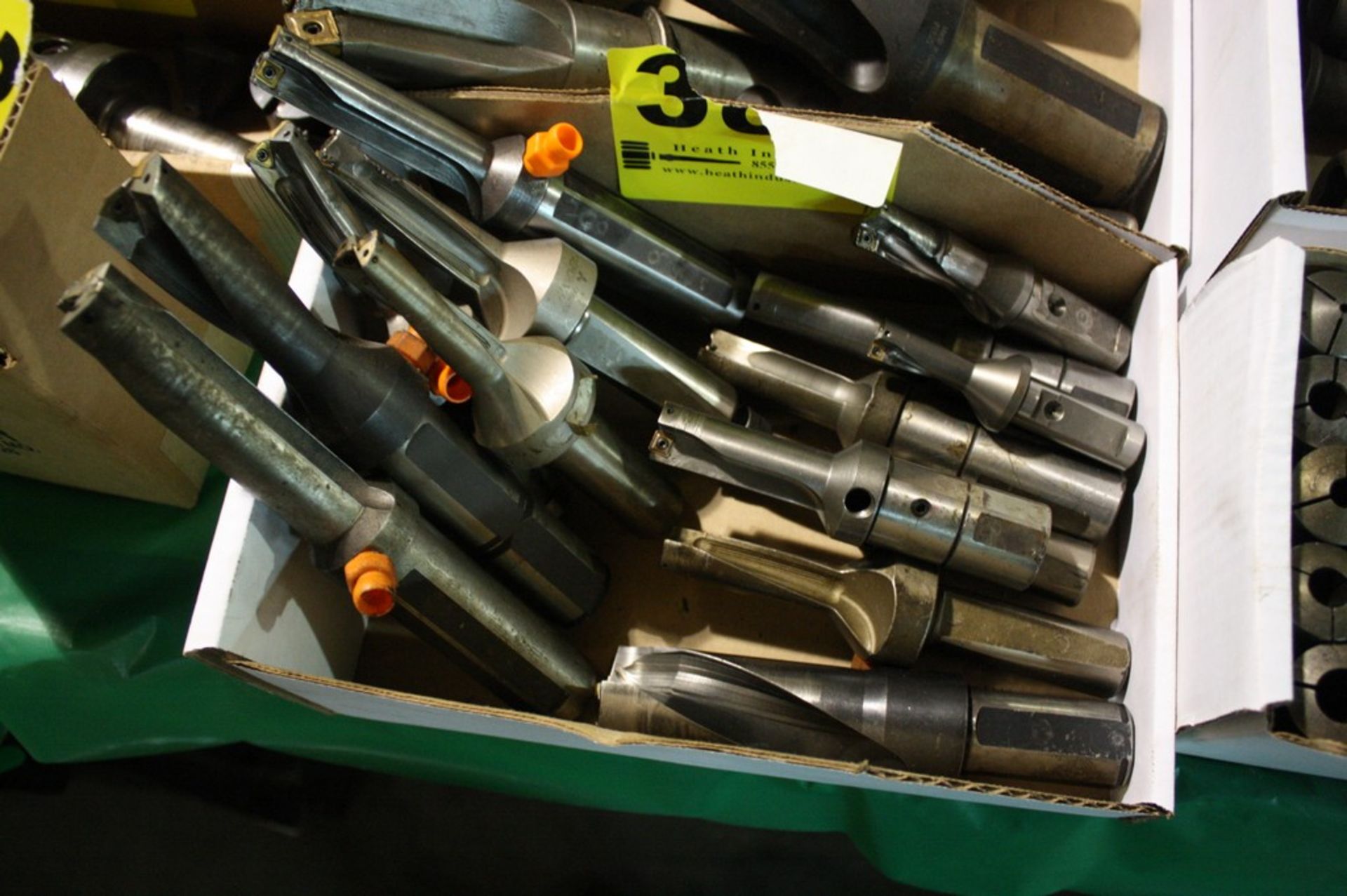 ASSORTED INDEXABLE DRILLS IN BOX