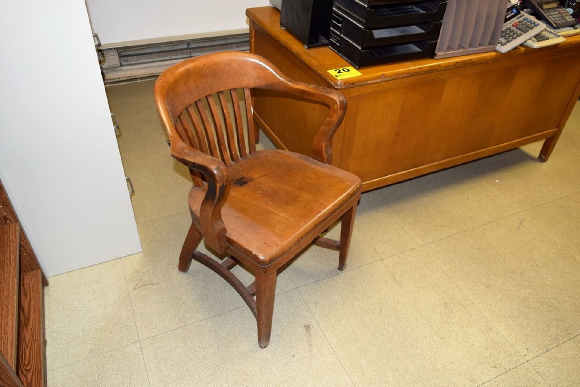 DOUBLE PEDESTAL WOOD DESK 60" X 33" X 29" WITH WOOD ARM CHAIR, 3 SHELF BOOKCASE, AND TV STAND ON - Image 3 of 3