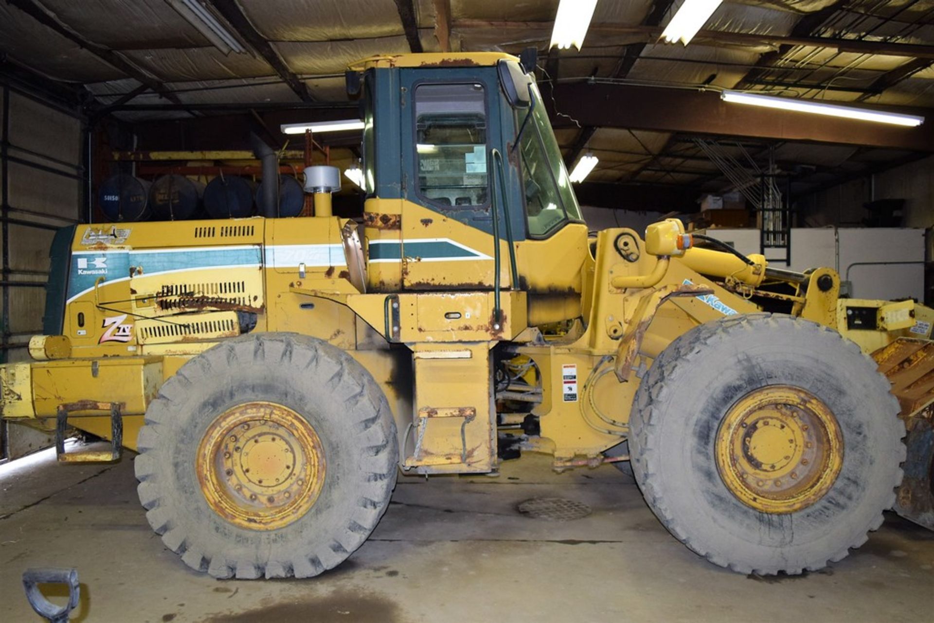 KAWASAKI MODEL 70Z IV WHEEL LOADER S/N 70035856 (2000) Q/C BUCKET, CAB, 23.5R25, 7,406 HOURS SHOWN - Image 4 of 7