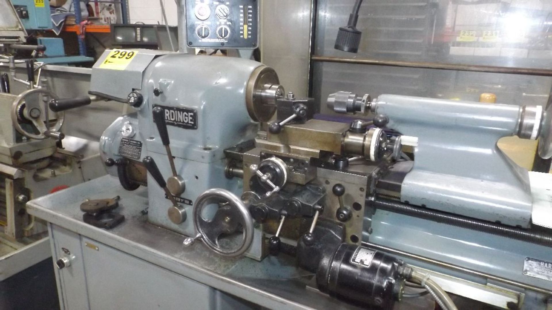 HARDINGE HLV-H PRECISION TOOLROOM LATHE, S/N HLV-H-7747-T, WITH 3-JAW CHUCK, VARIABLE SPEED BLACK - Image 2 of 7
