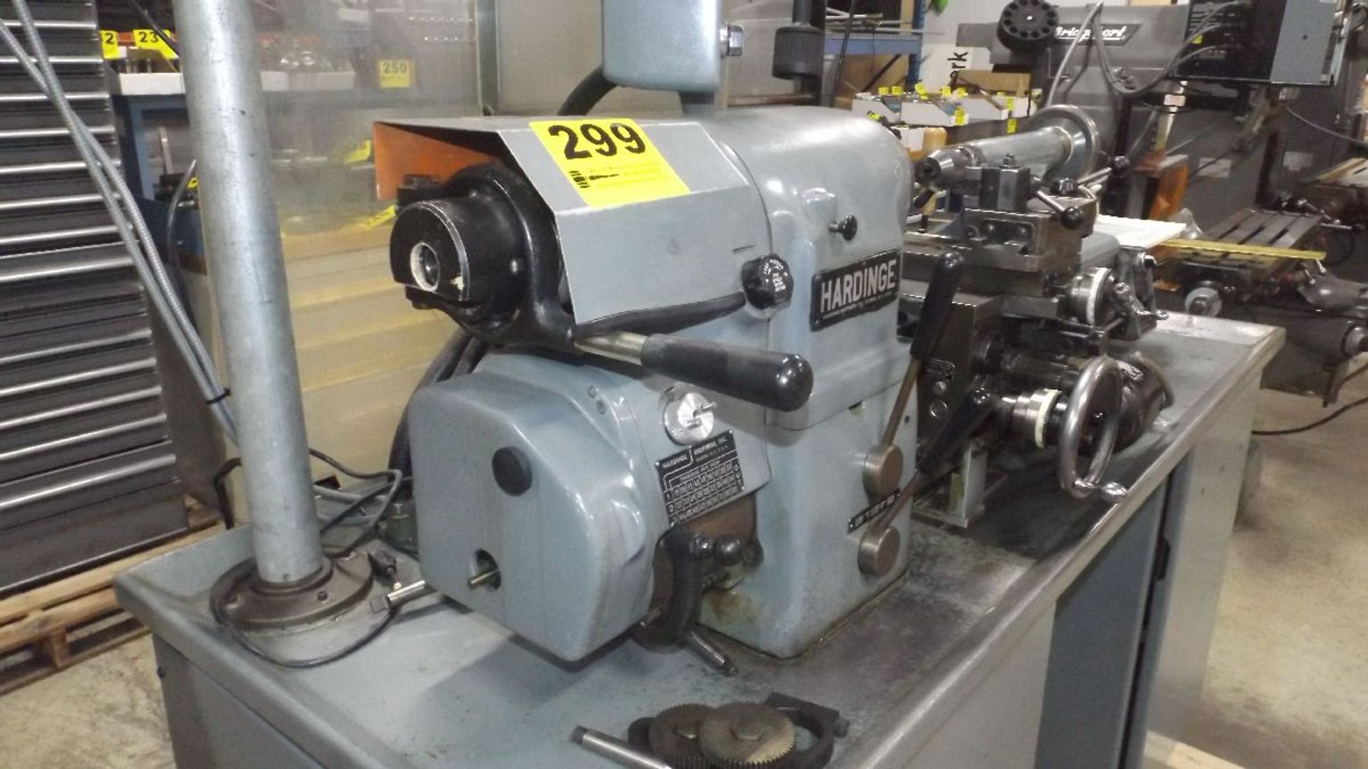 HARDINGE HLV-H PRECISION TOOLROOM LATHE, S/N HLV-H-7747-T, WITH 3-JAW CHUCK, VARIABLE SPEED BLACK - Image 4 of 7