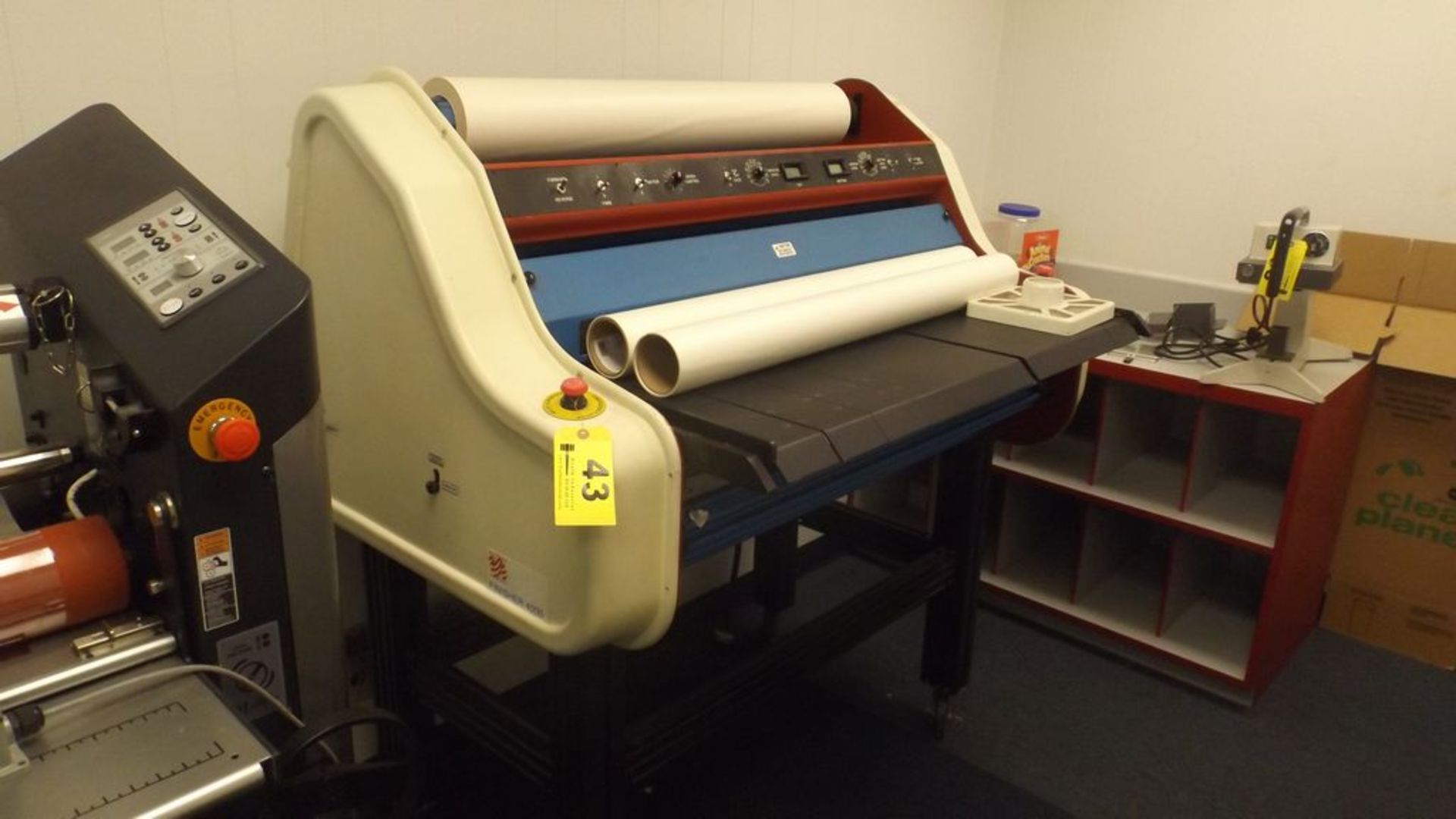 BANNER AMERICAN MODEL FINISHER 4000 40" HOT ROLL LAMINATOR S/N ABY10137: