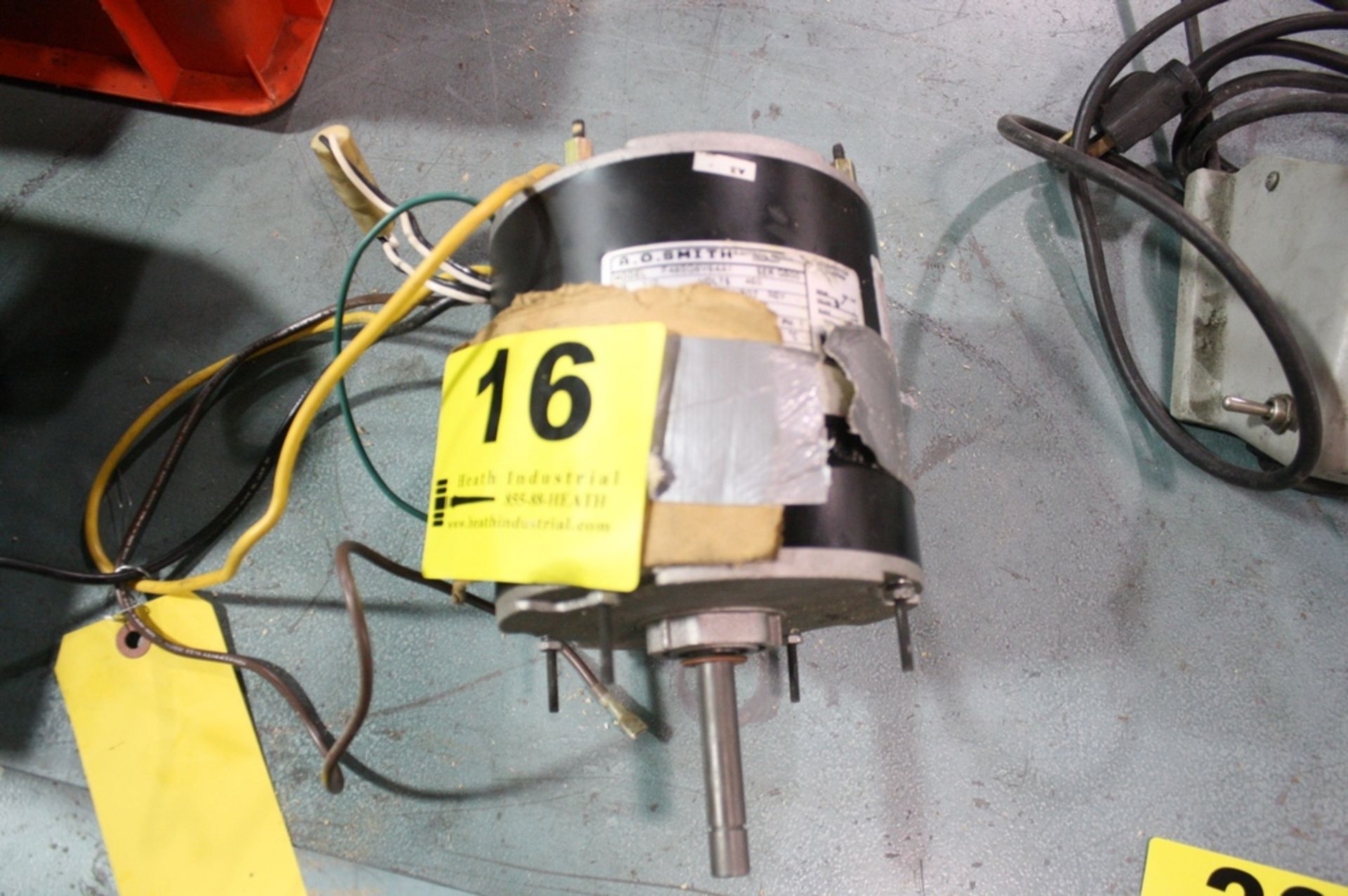 A O SMITH 1/2 HP MOTOR, 460 V 1 PHASE, 1050 RPM