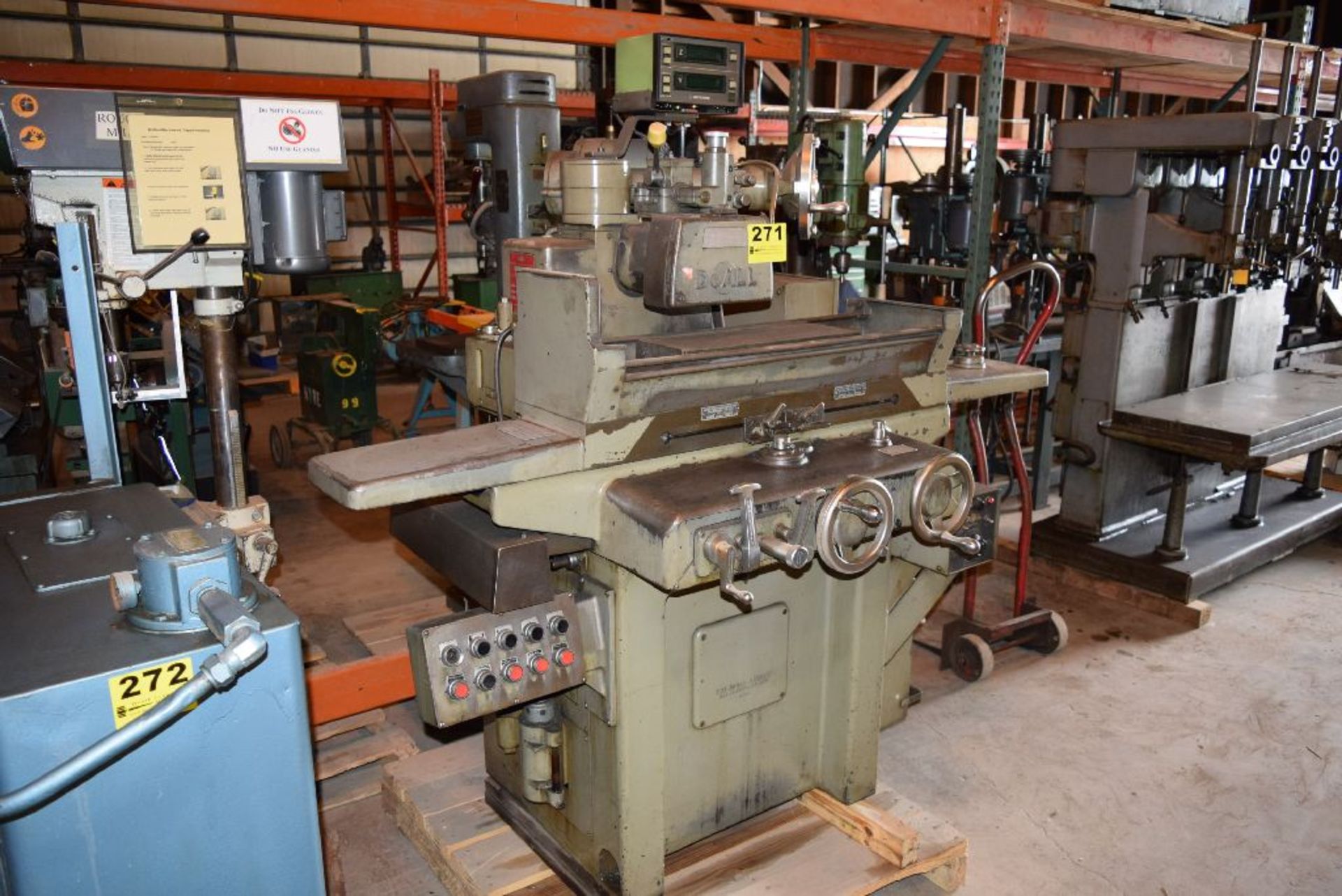 DOALL 6”X18” MODEL D618-7 HYDRAULIC SURFACE GRINDER, S/N 219-67384, WITH MITUTOYO DIGITAL CONTROL - Image 2 of 4