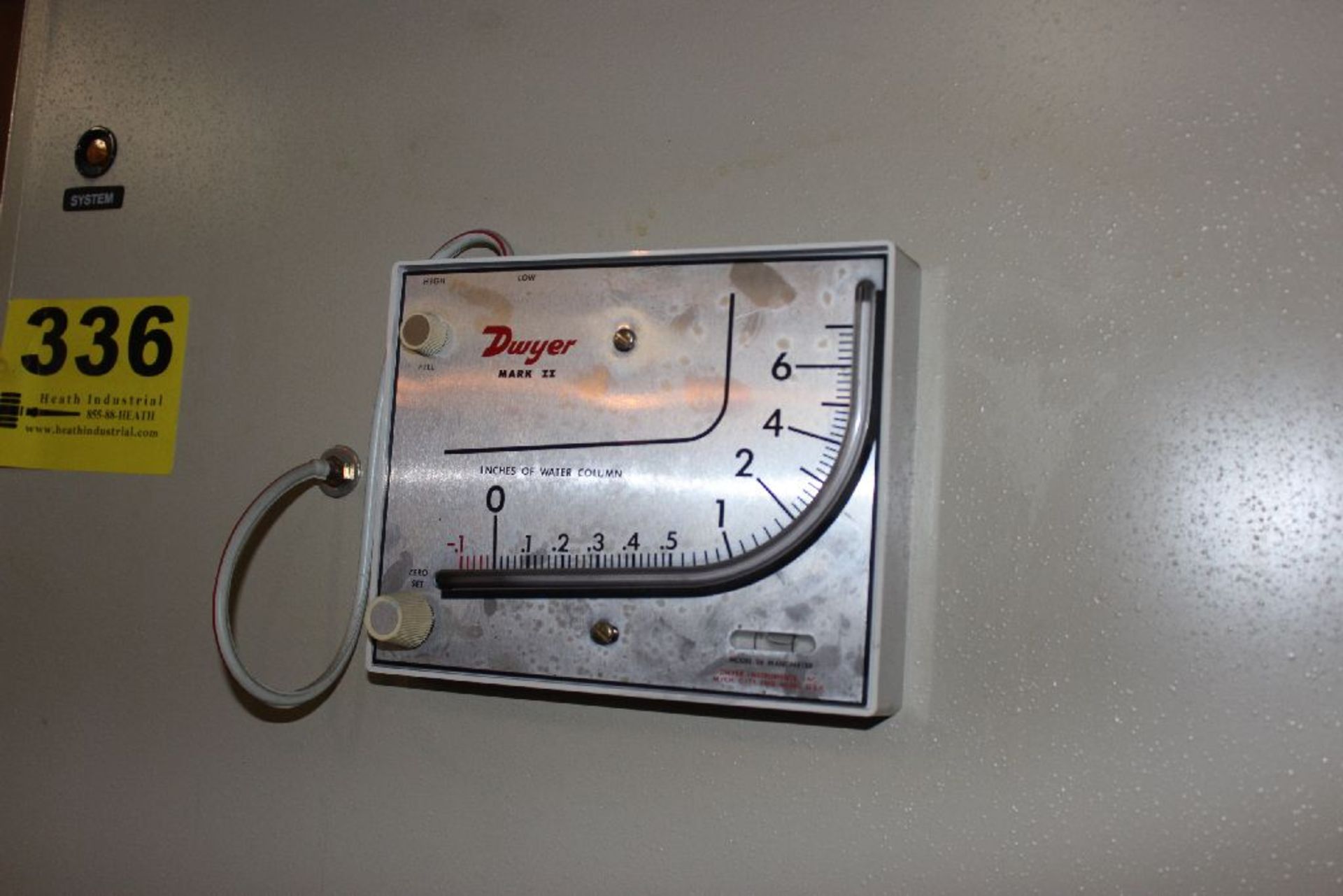 AIR QUALITY ENGINEERING AIR CLEANER WITH DWYER MARK II GAUGE - Image 3 of 3