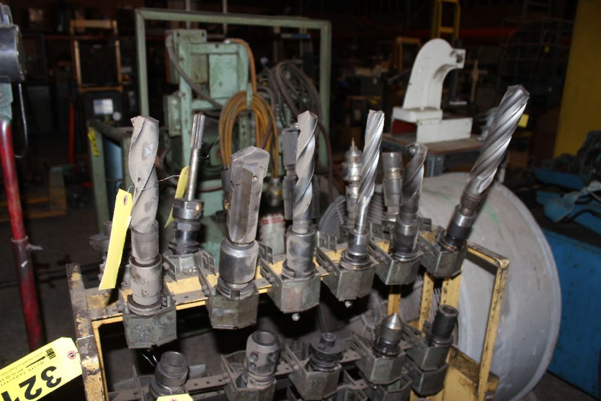 (6) 40 TAPER TOOL HOLDERS WITH TOOLING