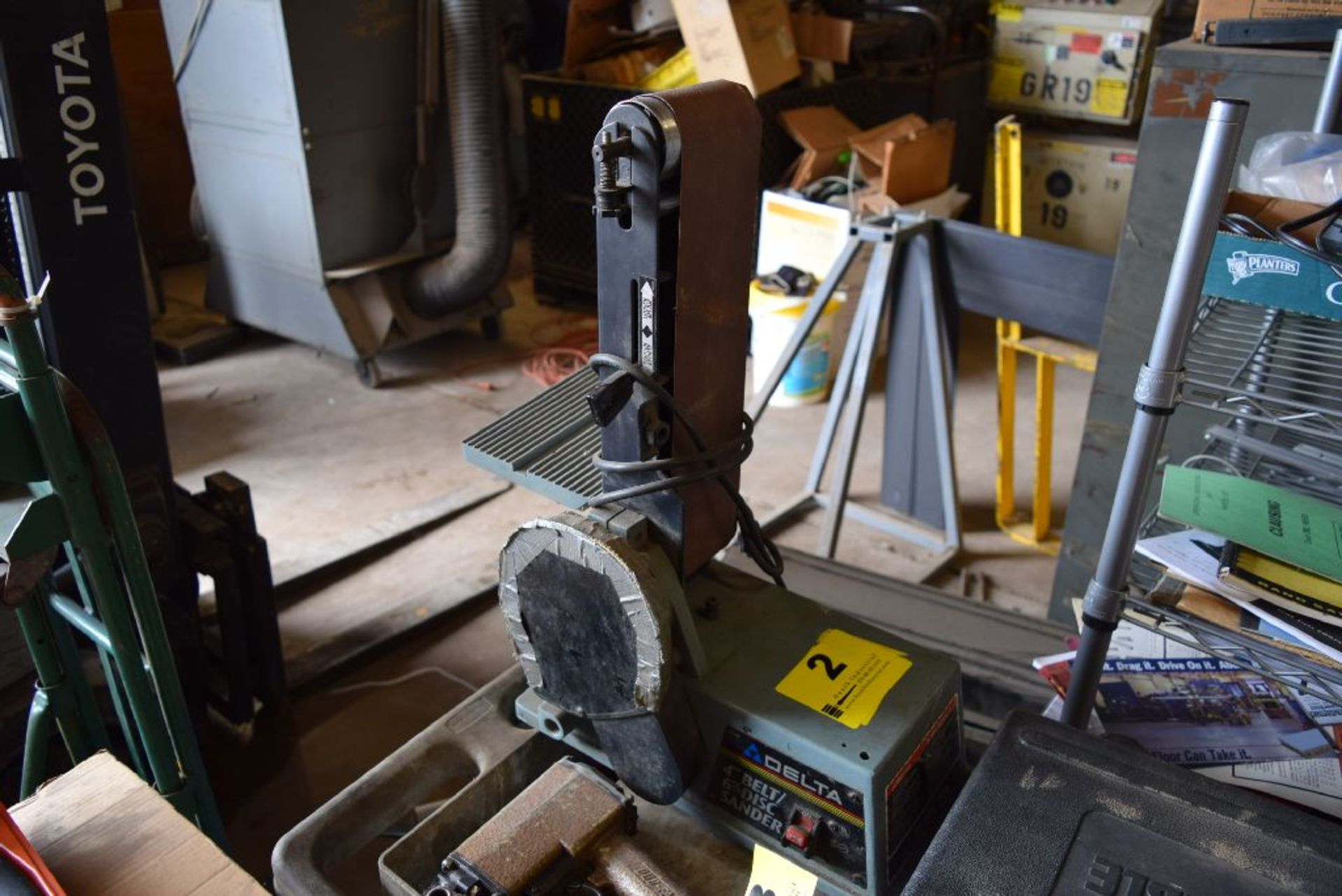 DELTA COMBINATION 4'' BELT/6'' DISC SANDER