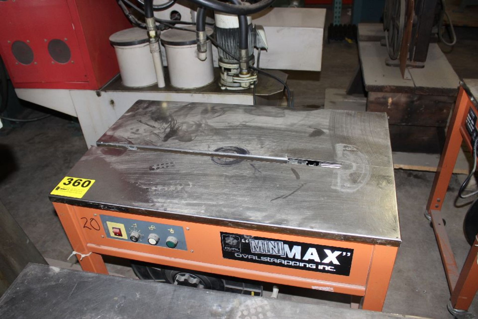 MINI MAX MODEL ES102A STRAPPING MACHINE