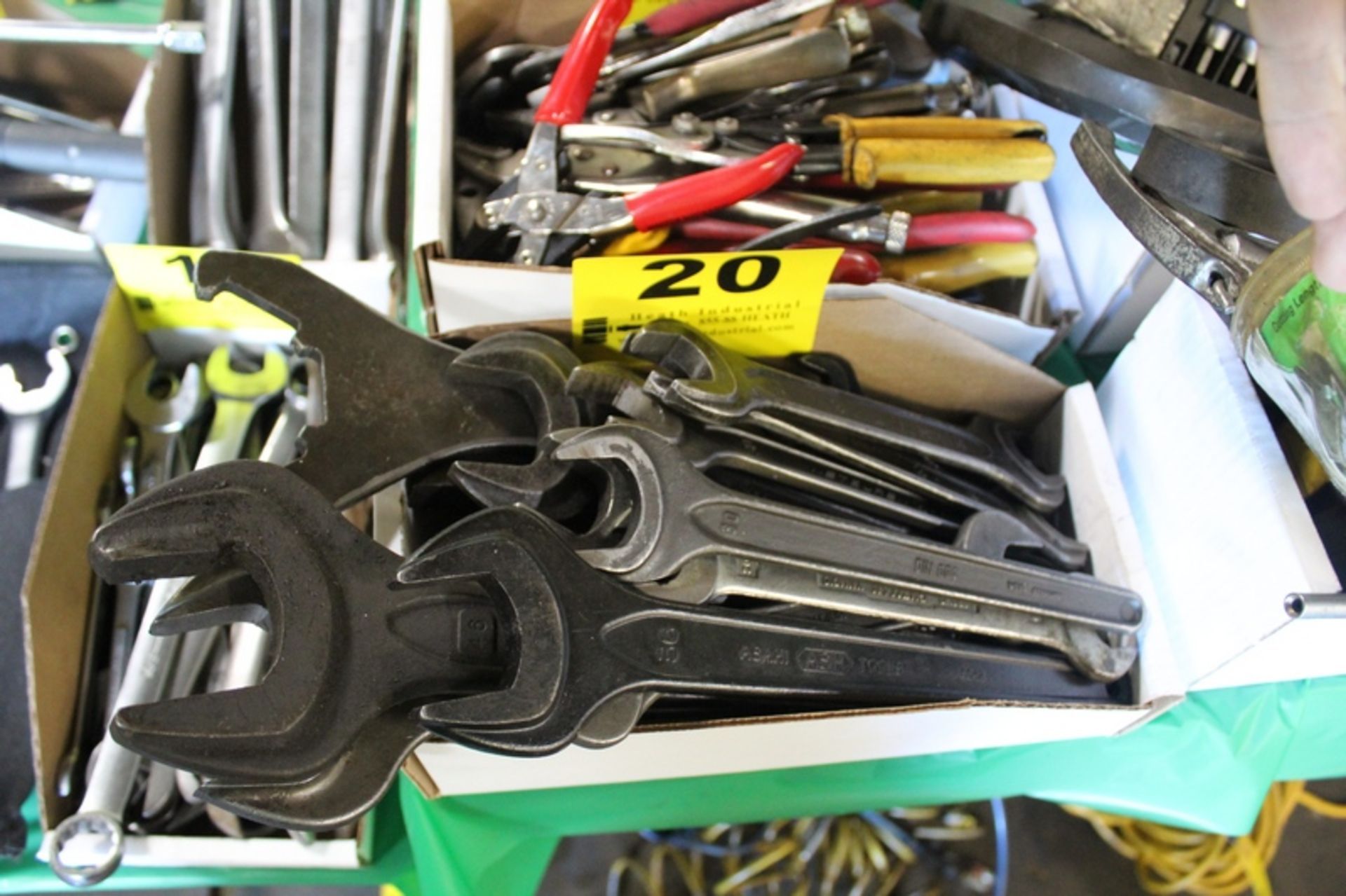 ASSORTED MACHINE WRENCHES