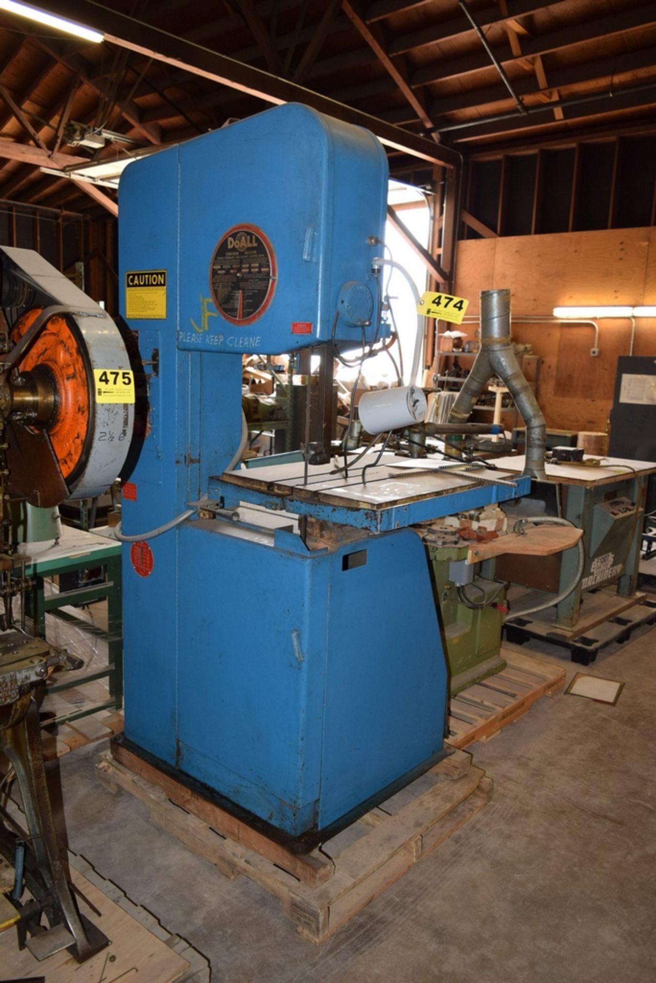 DOALL 20" MODEL 2012 VERTICAL BAND SAW, S/N 349-76276, WITH WELDER