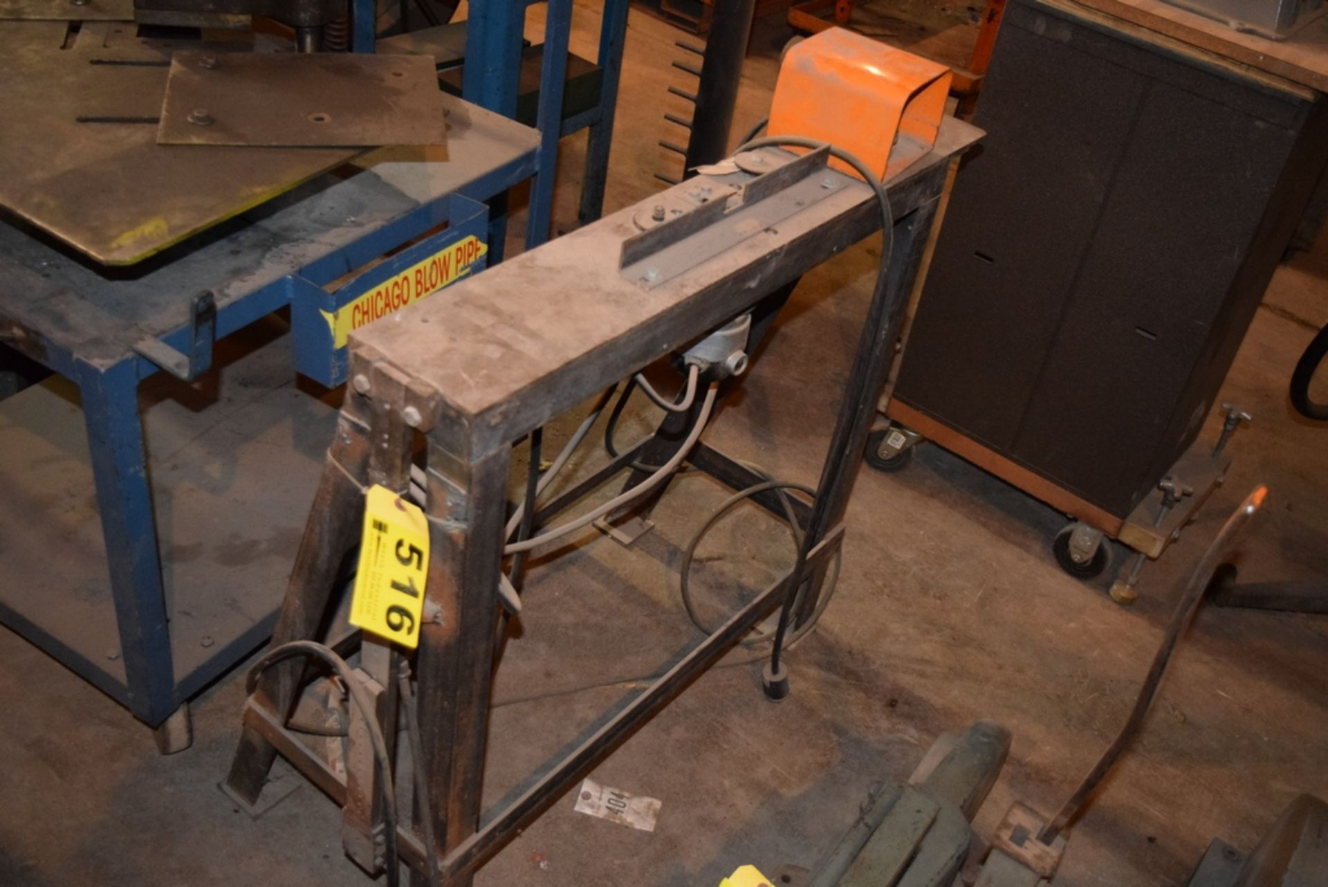 OVERHEAD ROUTER