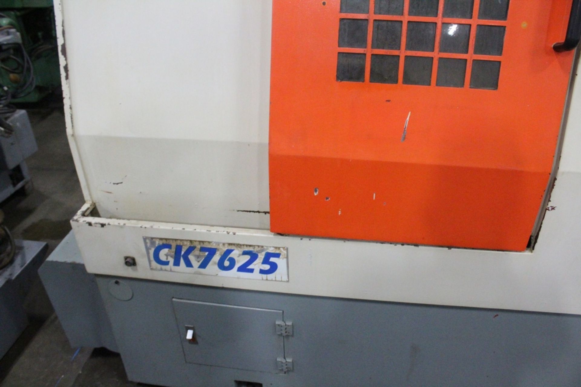 HEADMAN MODEL CK7625 GANG STYLE CNC LATHE, S/N 091250190; WITH GSK MODEL 980TDA CONTROLS (SHIPPING - Bild 3 aus 4